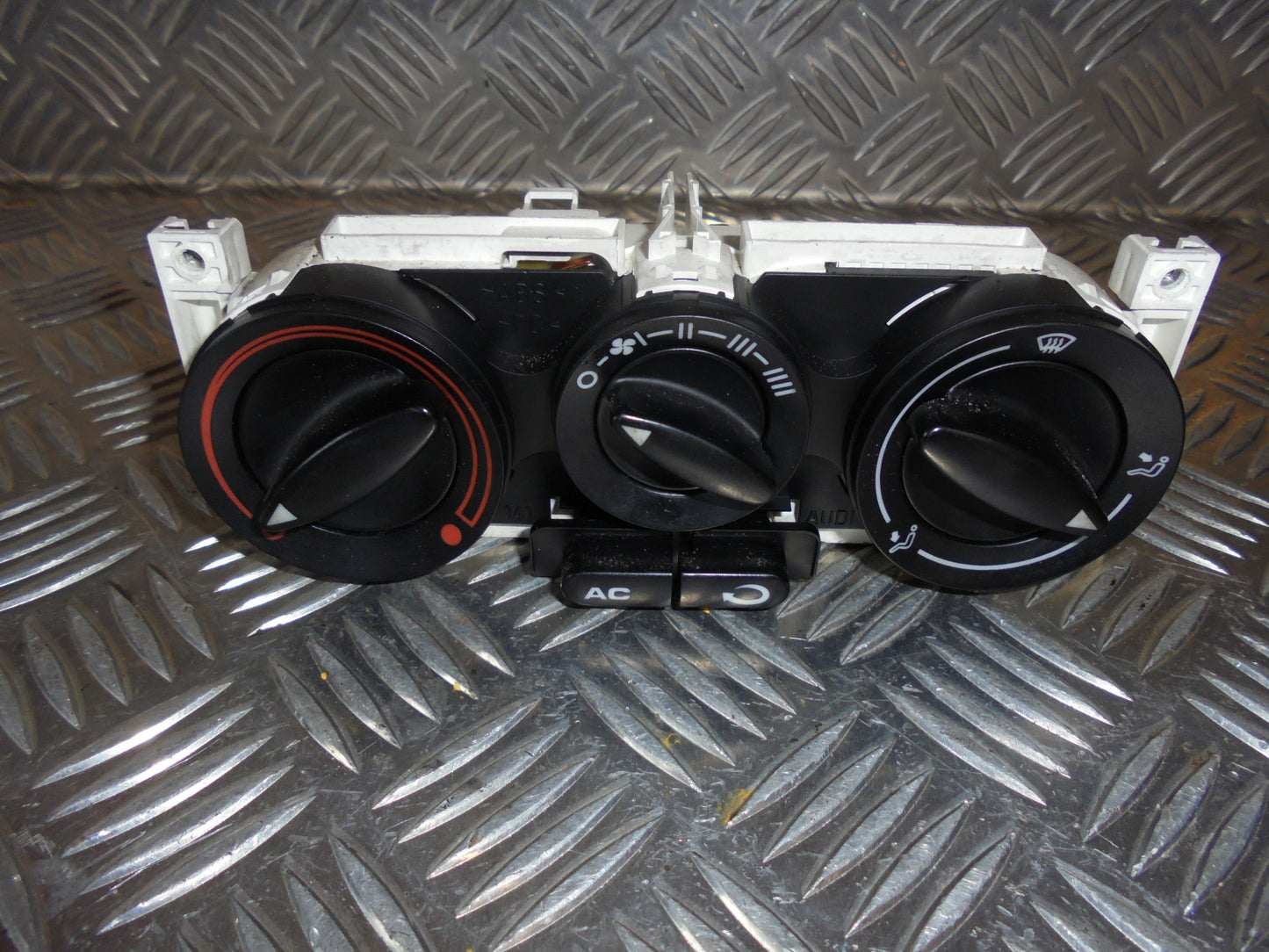 Seat Toledo Varmeregulering Med OEM Nr. Ophugger Fra Seat Ophugger