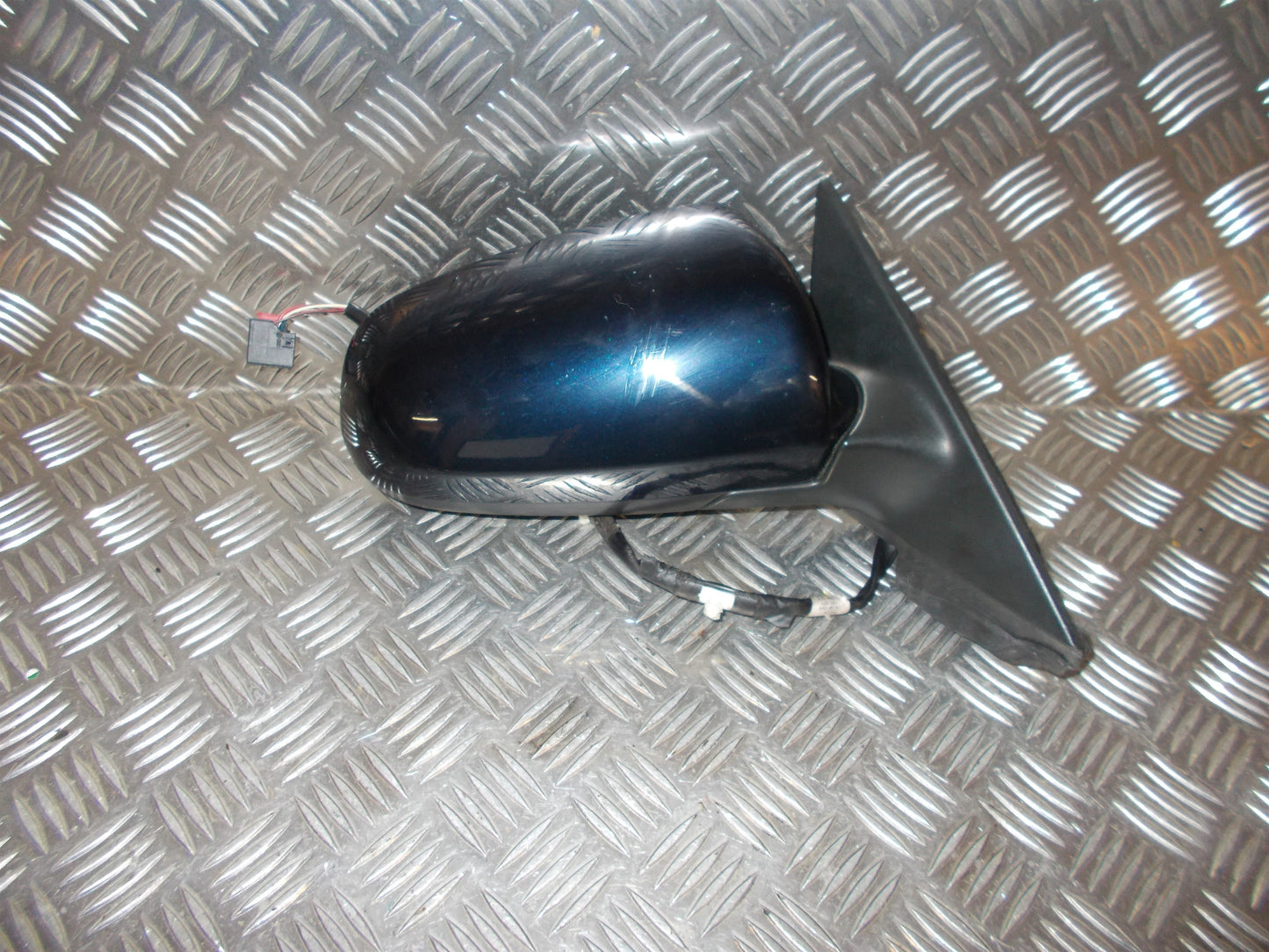 Audi A4 Sidespejl Med OEM Nr. 8P1858532K Fra Audi Ophugger