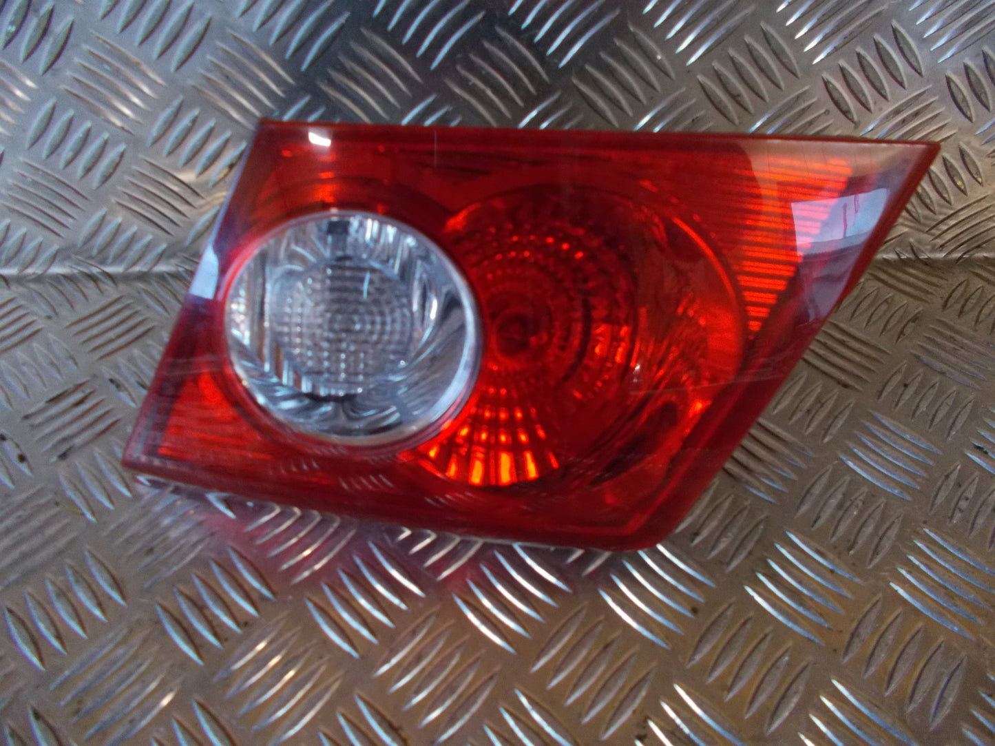 Chevrolet Lacetti Baglygte Med OEM Nr. Ophugger Fra Chevrolet Ophugger