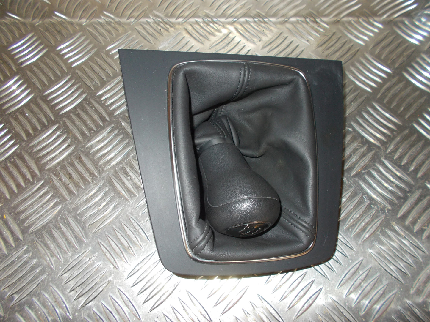 Audi A4 Gearmanchet Med OEM Nr. 8E0863278AJ Fra Audi Ophugger