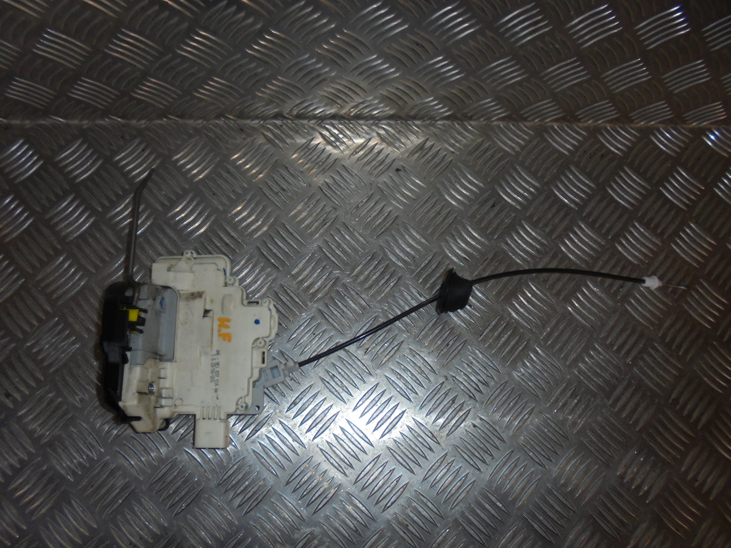 Audi A4 Dørlås Med OEM Nr. 8E1837016AA Fra Audi Ophugger