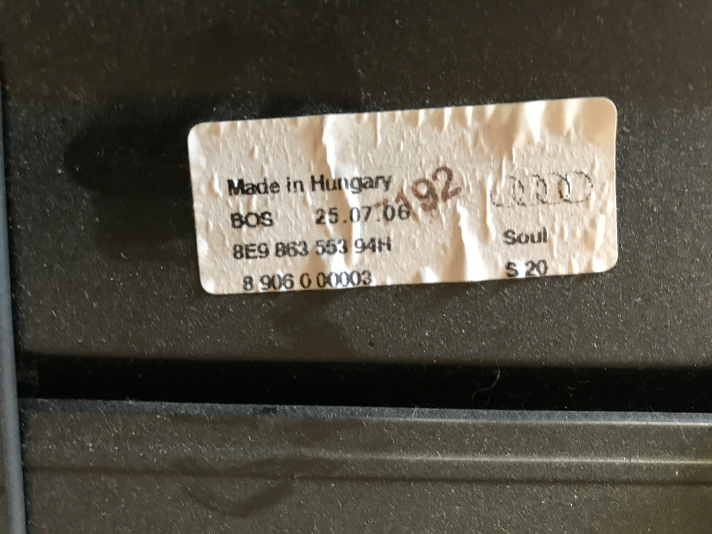 Audi A4 Bagageafdæk/Rullegar. STC Med OEM Nr. 8E9863553 Fra Audi Ophugger