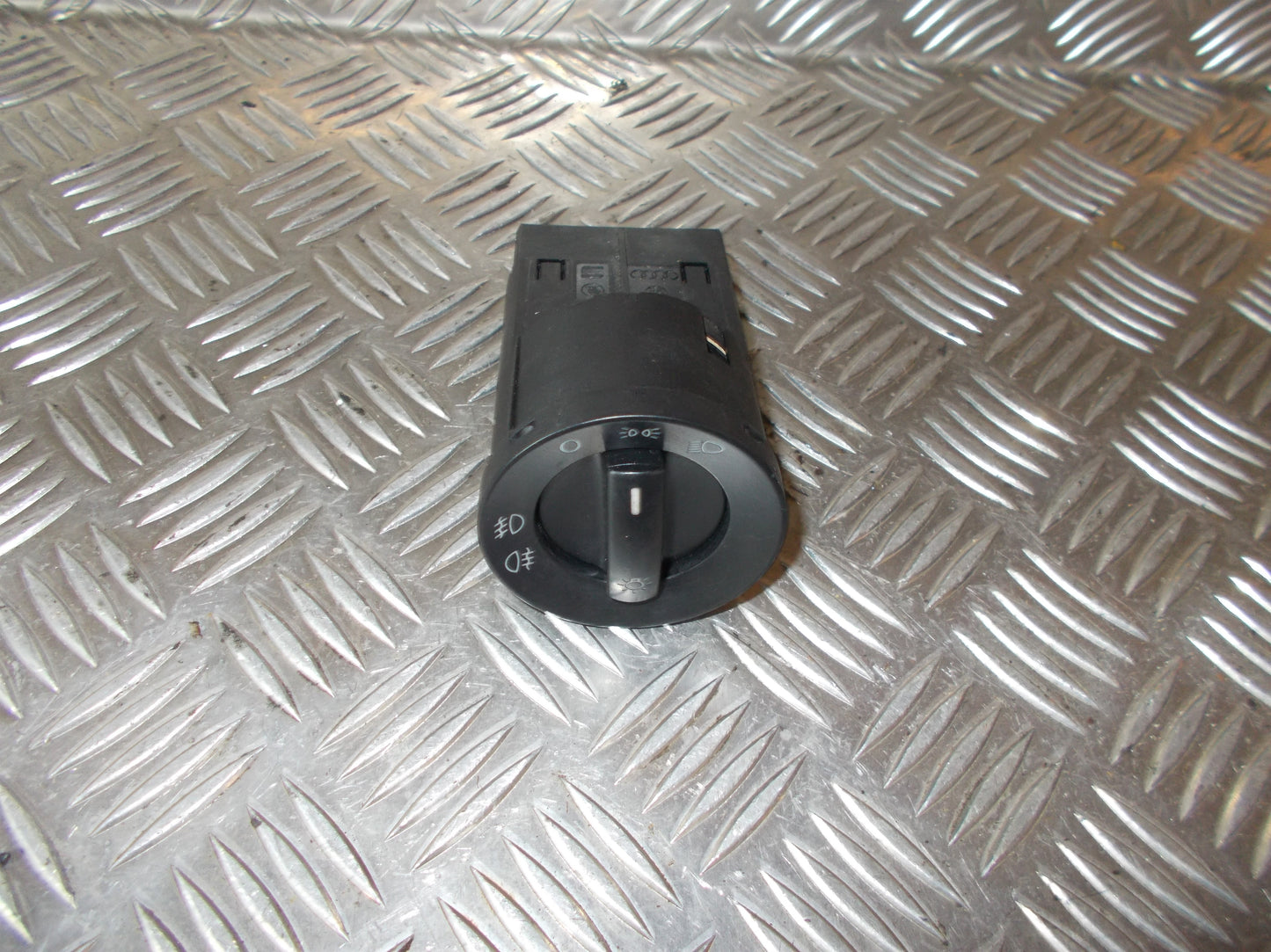 VW Polo 9N Kontakt Lys Med OEM Nr. Ophugger Fra VW Ophugger