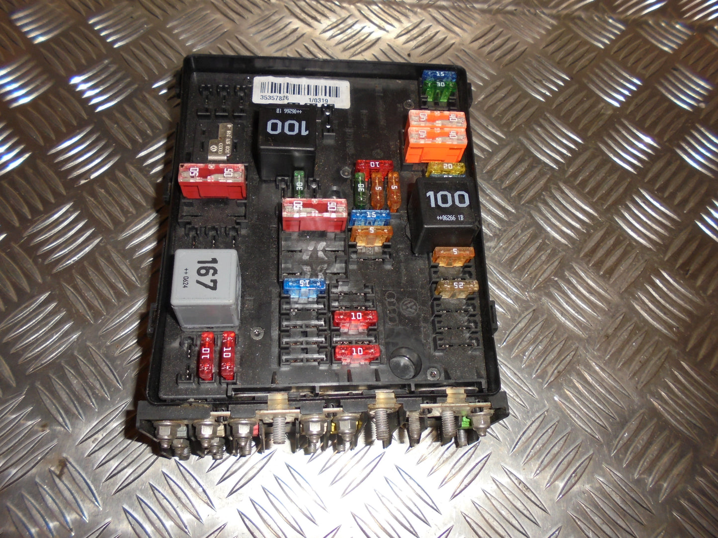 VW Passat 3C Sikringsboks Med OEM Nr. 1K0937124Q Fra VW Ophugger