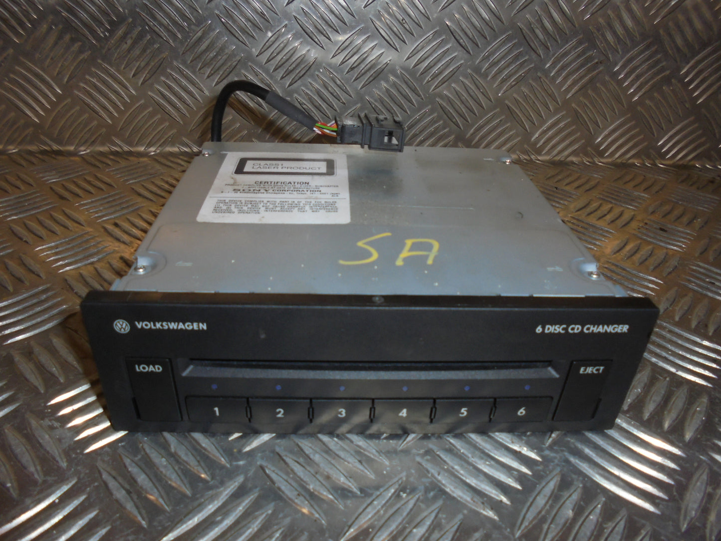 VW Passat 3C Radio M/Cd Med OEM Nr. 3C0035110 Fra VW Ophugger