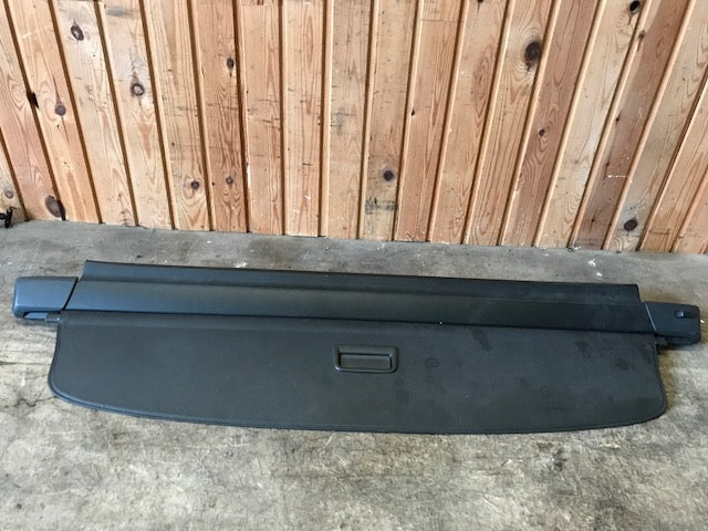 VW Passat 3C Bagageafdæk/Rullegar. STC Med OEM Nr. 3C9867871J Fra VW Ophugger