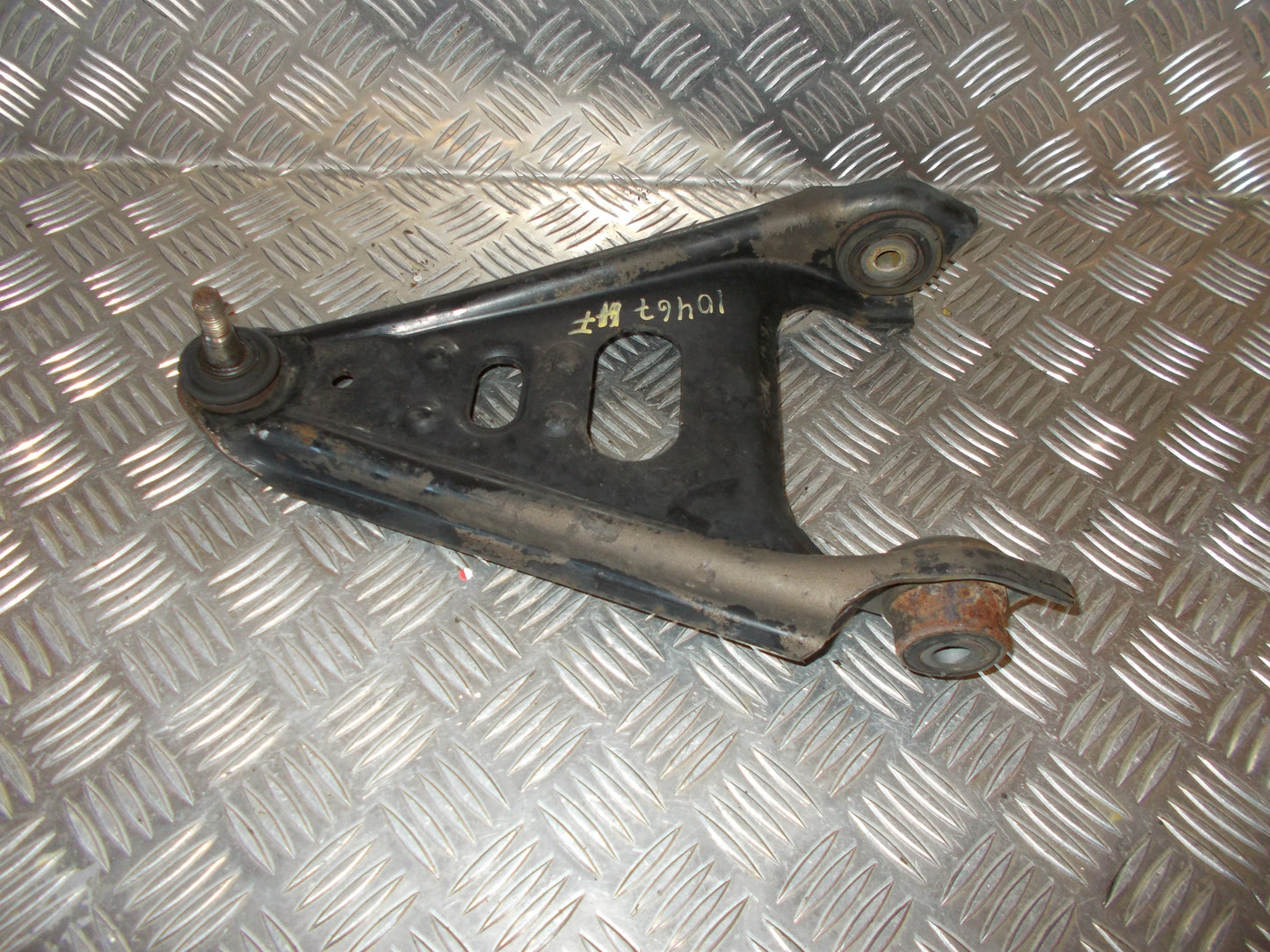 Smart Fortwo W451 Bærearm F.N. H Med OEM Nr. Ophugger Fra Smart Ophugger