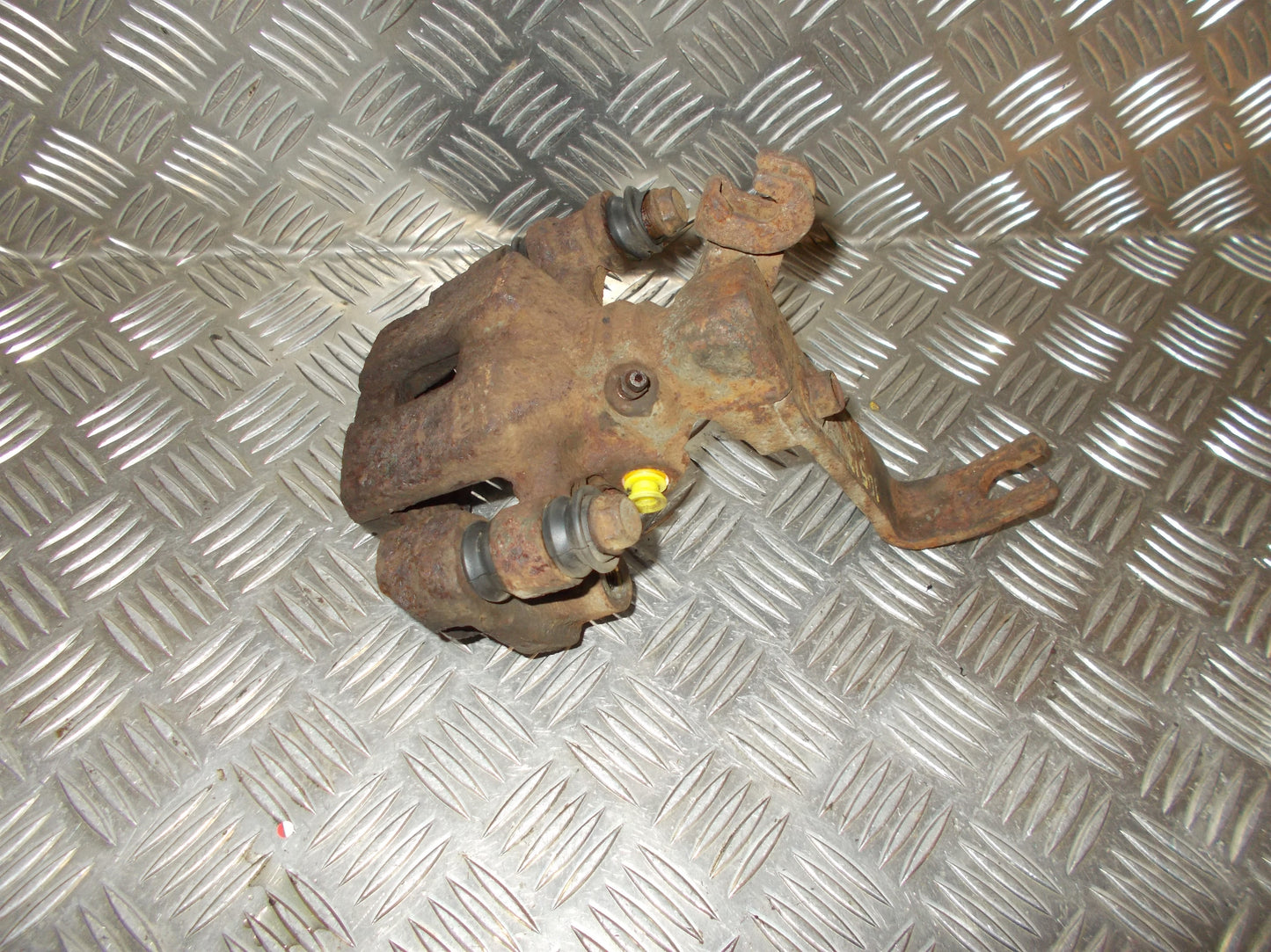 Kia Carens Bremsekaliber Hb Med OEM Nr. Ophugger Fra Kia Ophugger