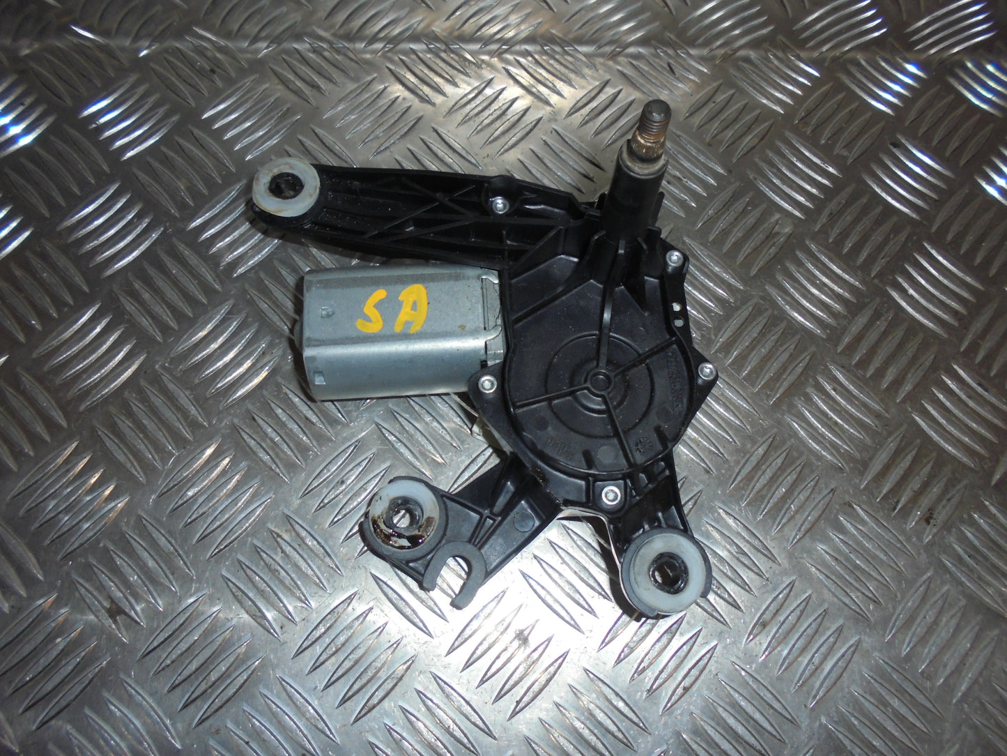 Peugeot 206+ Bagrudevisker Motor Med OEM Nr. Ophugger Fra Peugeot Ophugger