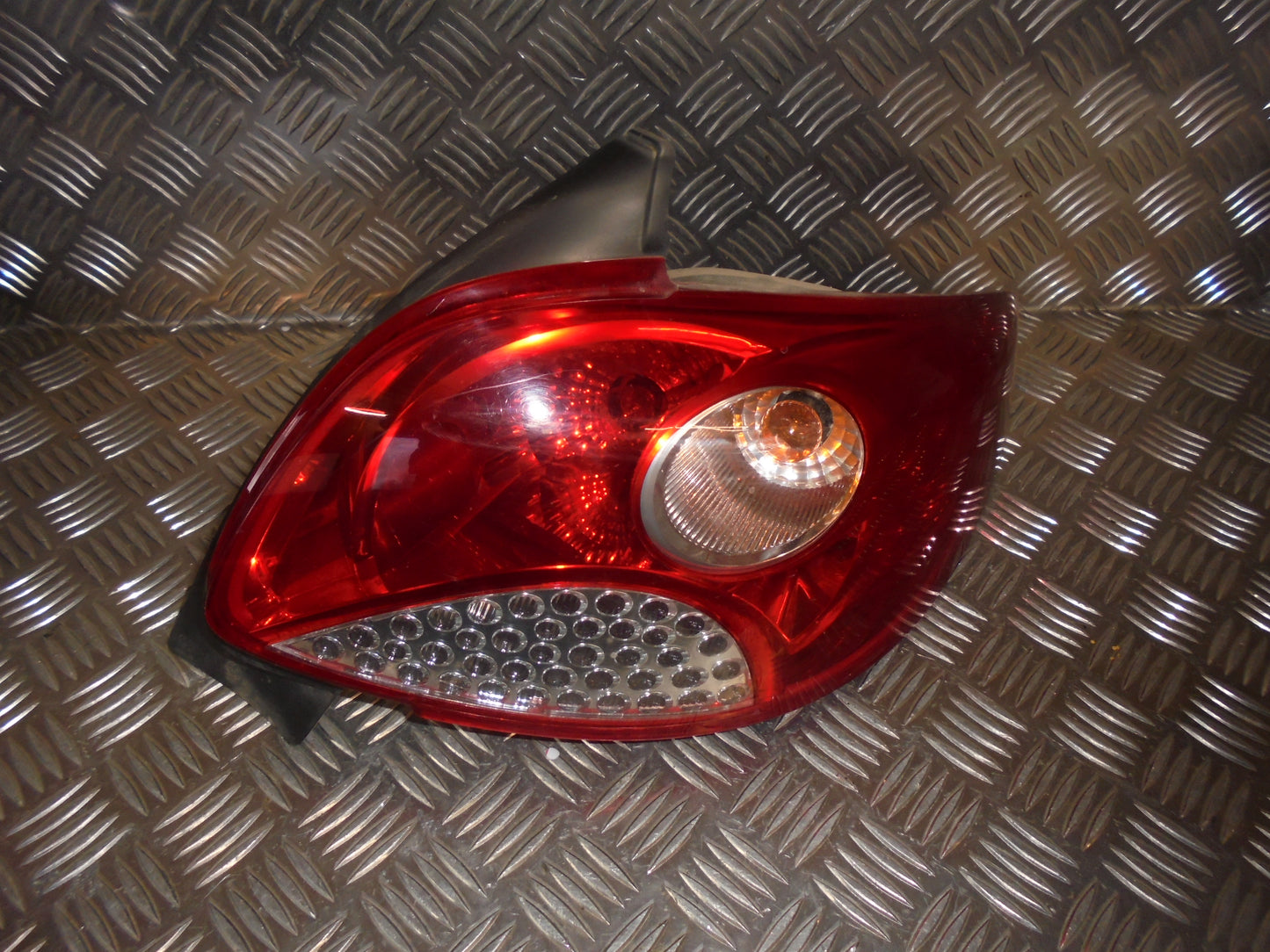 Peugeot 206+ Baglygte Med OEM Nr. 6351GV Fra Peugeot Ophugger