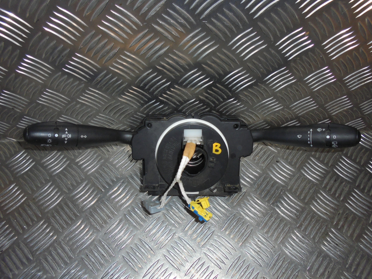 Peugeot 206+ Kontakt Combi Med OEM Nr. 6242XS Fra Peugeot Ophugger