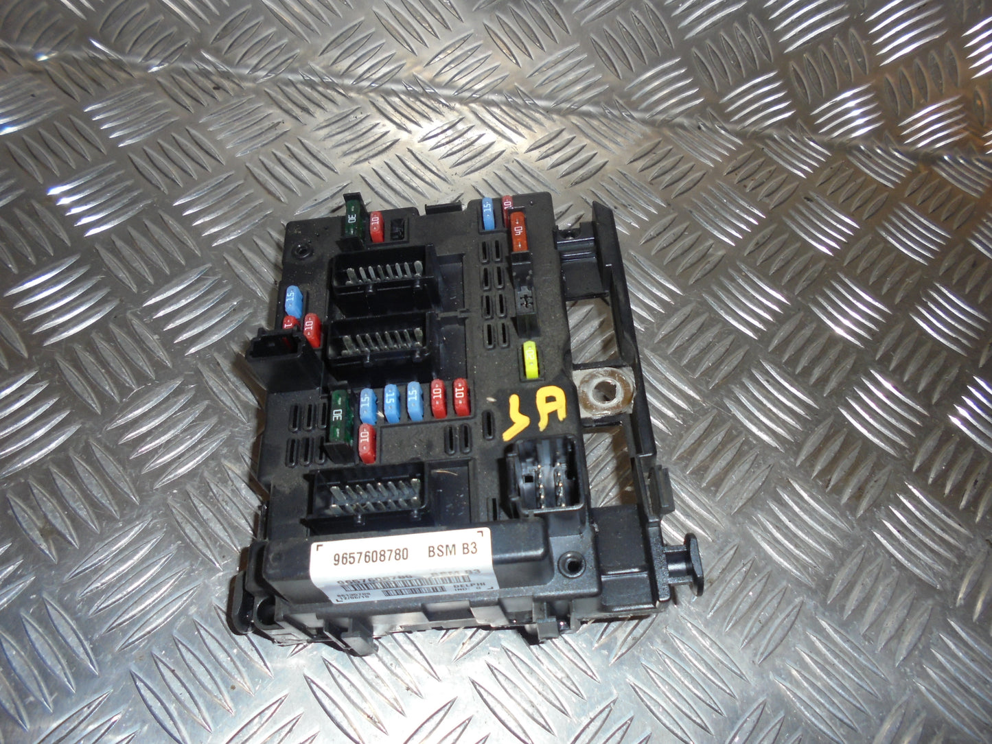 Peugeot 206+ Sikringsboks Med OEM Nr. 9657608780 Fra Peugeot Ophugger