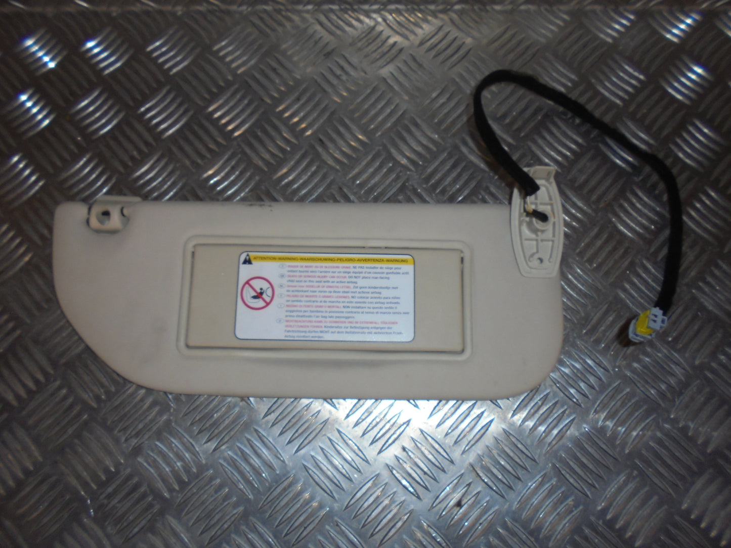 Citroen C4 Solskærm Med OEM Nr. Ophugger Fra Citroen Ophugger