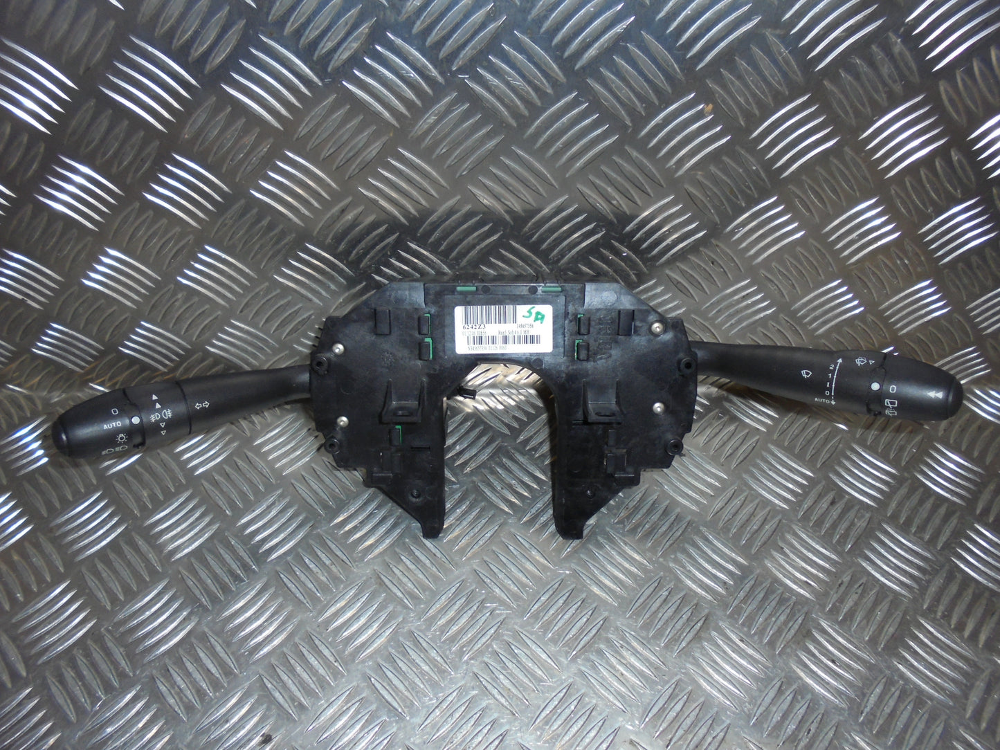 Citroen C4 Kontakt Combi Med OEM Nr. Ophugger Fra Citroen Ophugger