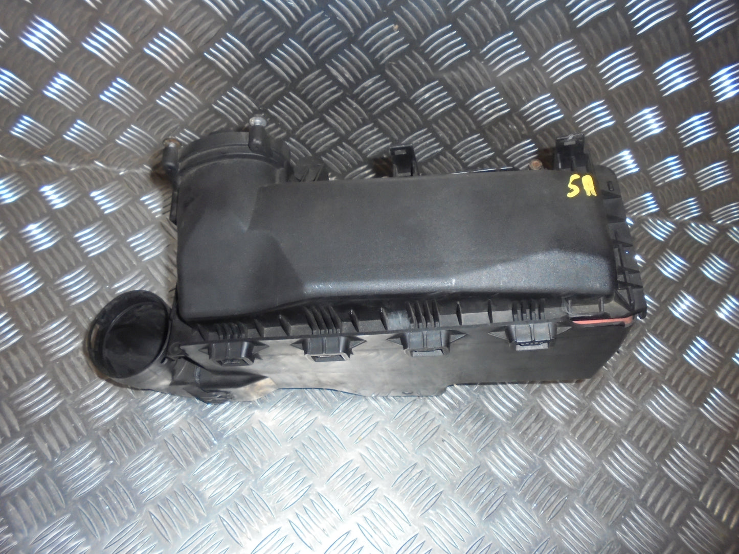 Citroen C4 Luftfilterkasse Med OEM Nr. Ophugger Fra Citroen Ophugger