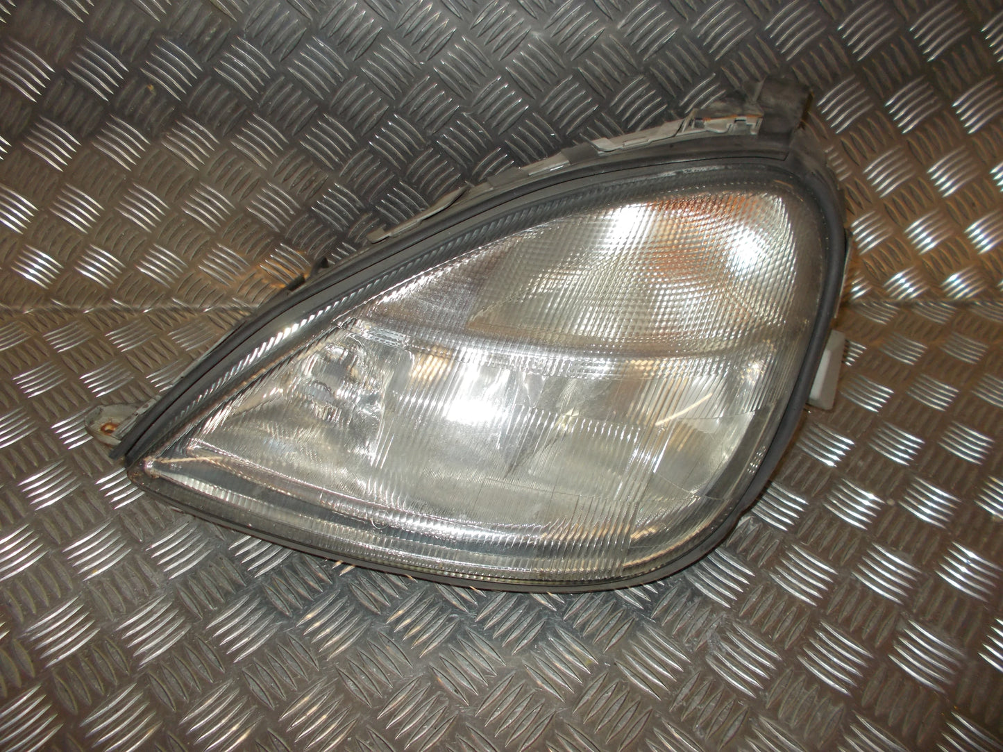 Mercedes A W168 Forlygte Med OEM Nr. Ophugger Fra Mercedes Ophugger