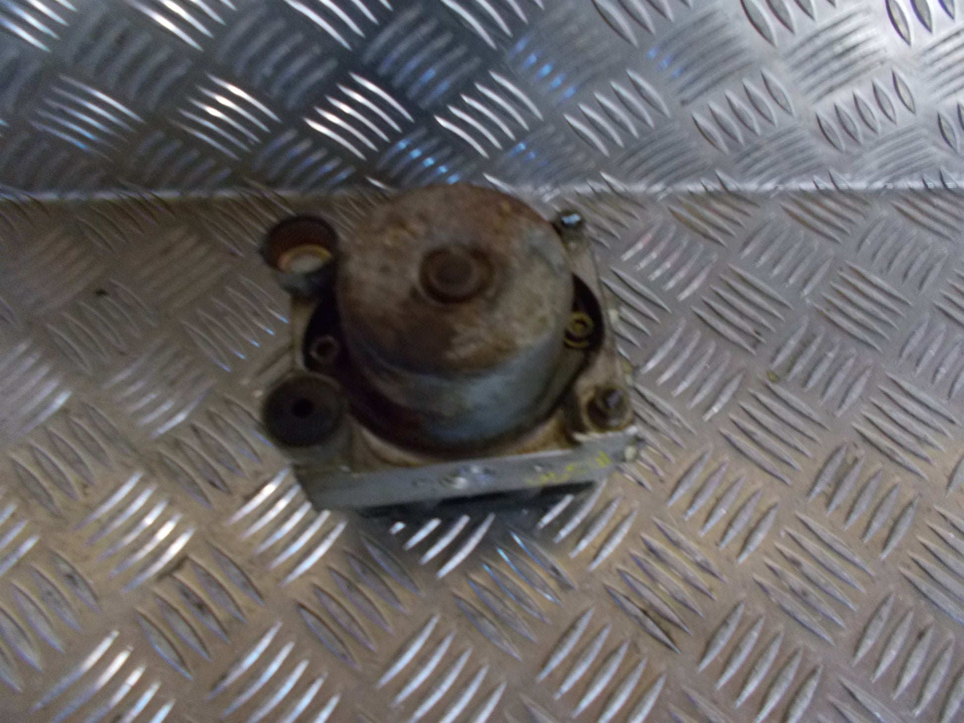 Mazda 323 F 5D BJ14 Abs Pumpe Med OEM Nr. 2059347 Fra Mazda Ophugger