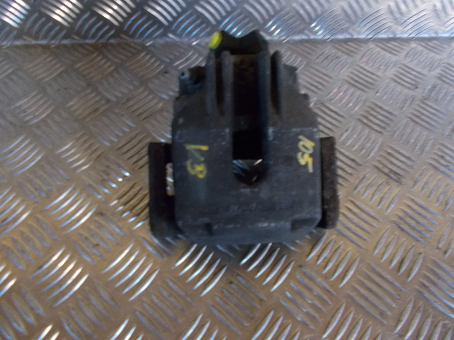 BMW 5-Serie E39 Bremsekaliber VB Med OEM Nr. Ophugger Fra BMW Ophugger