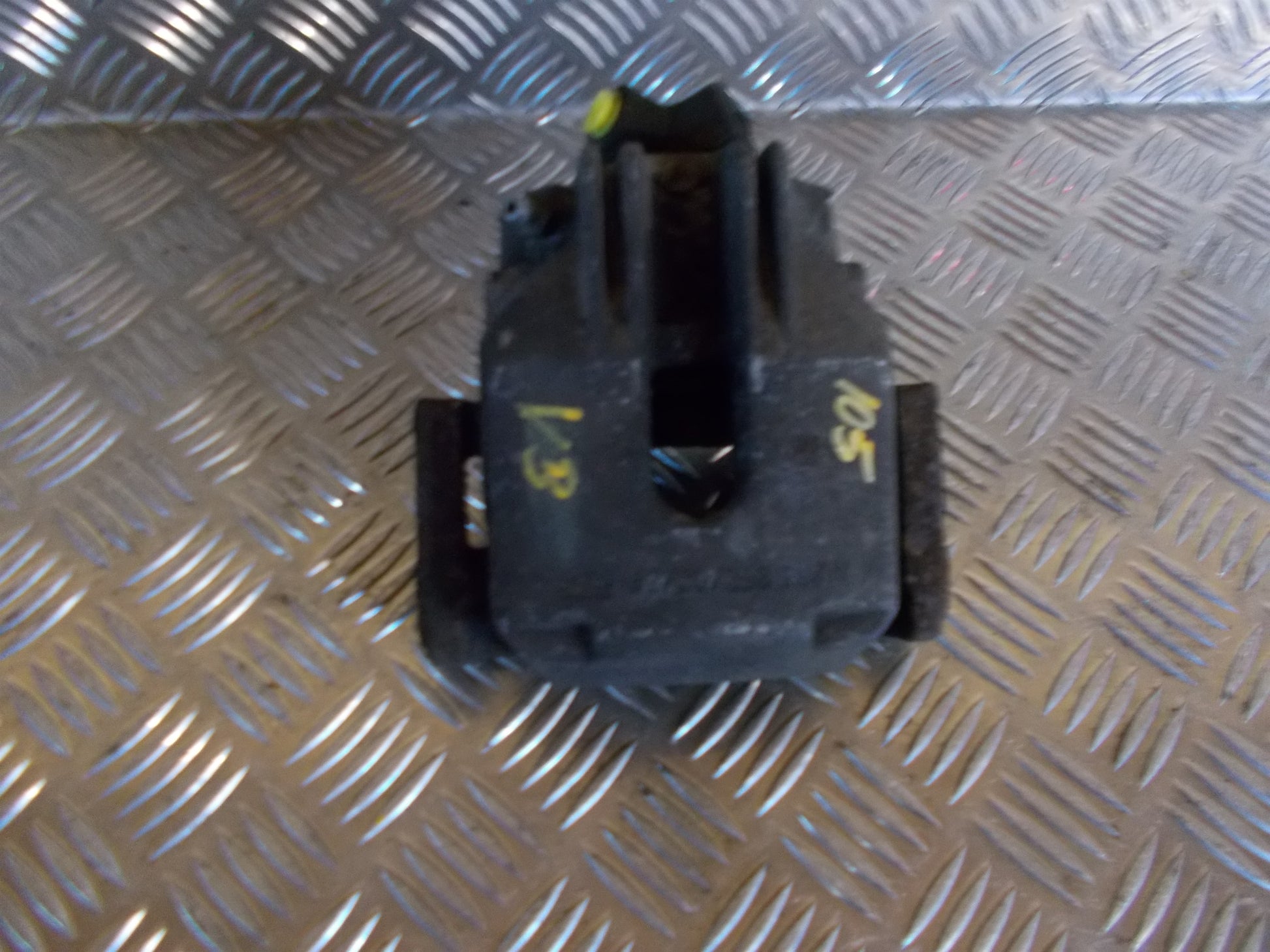 BMW 5-Serie E39 Bremsekaliber VB Med OEM Nr. Ophugger Fra BMW Ophugger