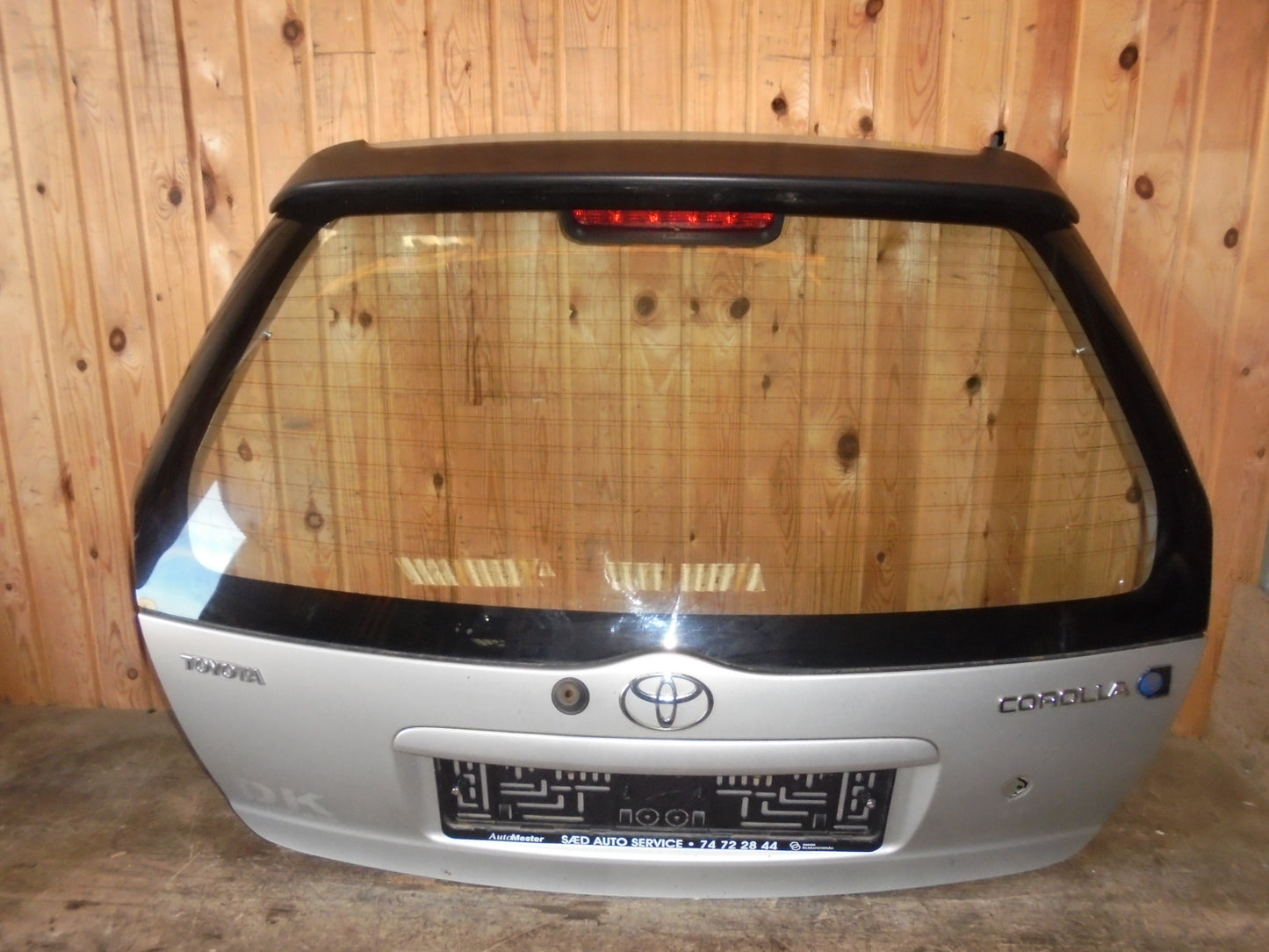 Toyota Corolla 3D E11 Bagklap Med OEM Nr. 670051A890 Fra Toyota Ophugger