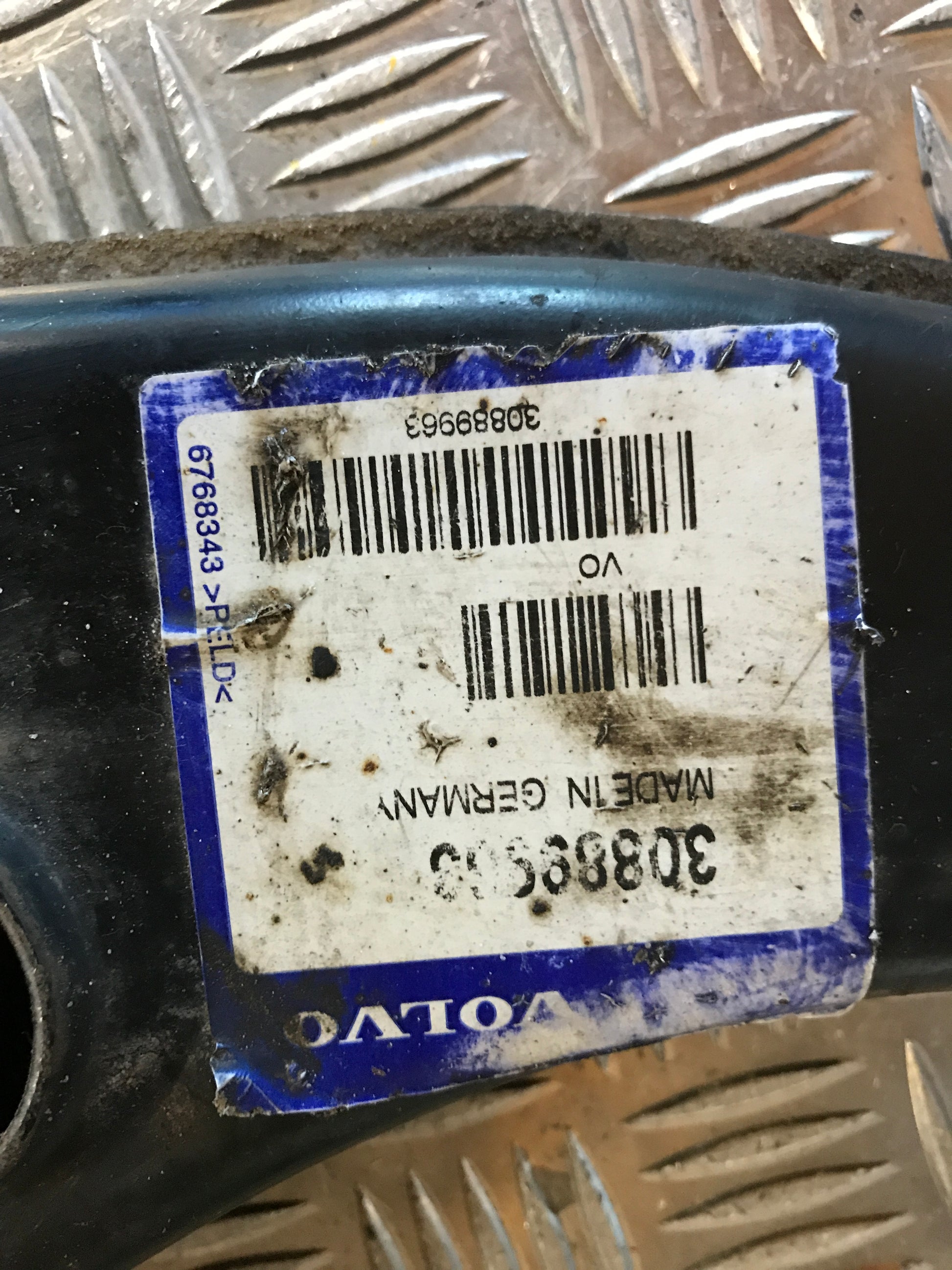 Volvo S40/V40 Bærearm F.N. H Med OEM Nr. Ophugger Fra Volvo Ophugger