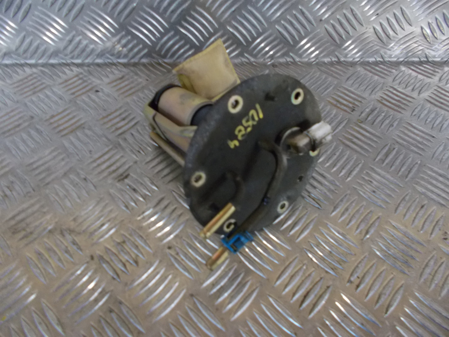 Mitsubishi Galant Nea5 Benz/Brændstofpumpe El Med OEM Nr. Ophugger Fra Mitsubishi Ophugger