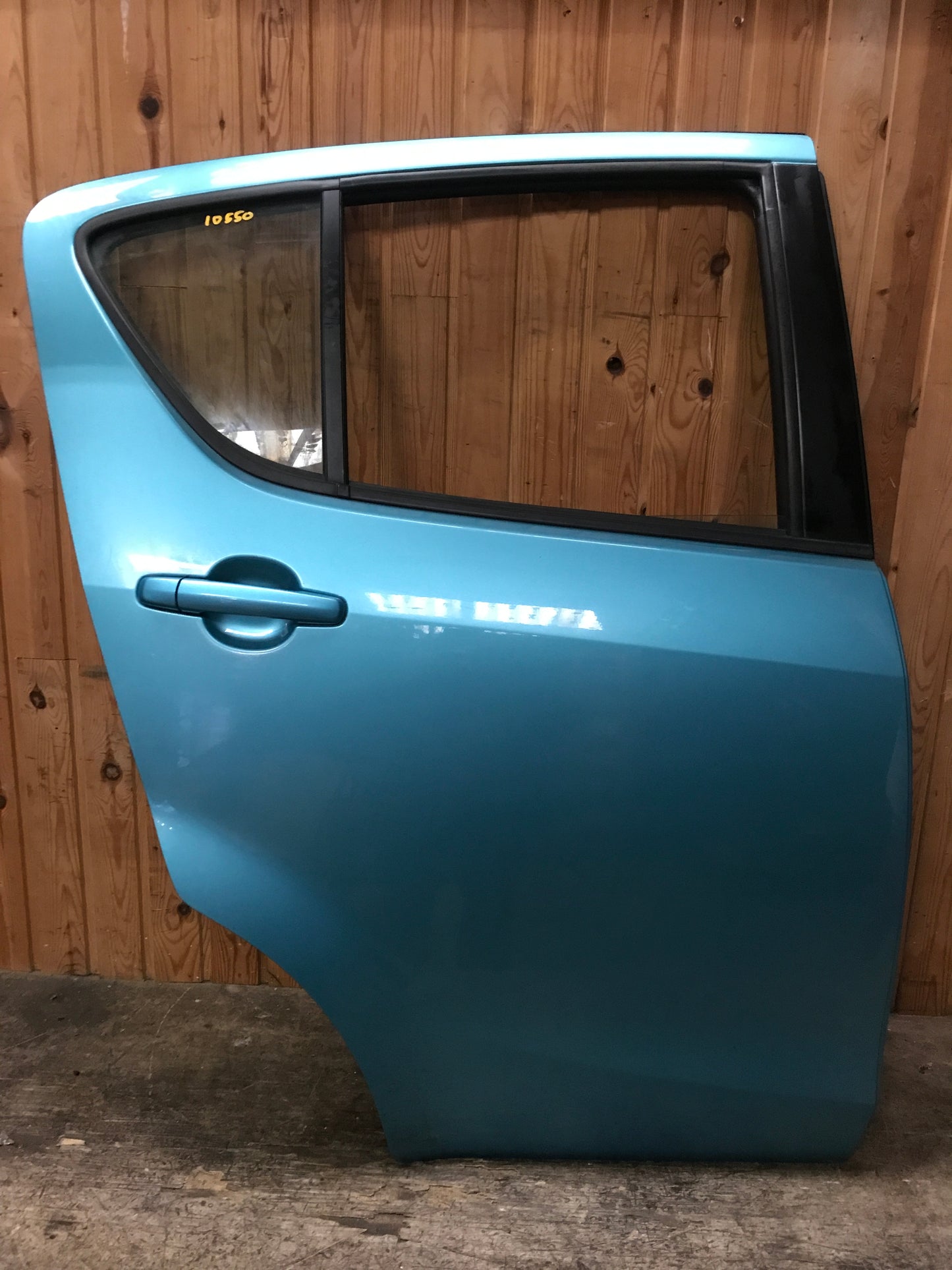 Suzuki Splash Bagdør H Med OEM Nr. 8466151K00 Fra Suzuki Ophugger