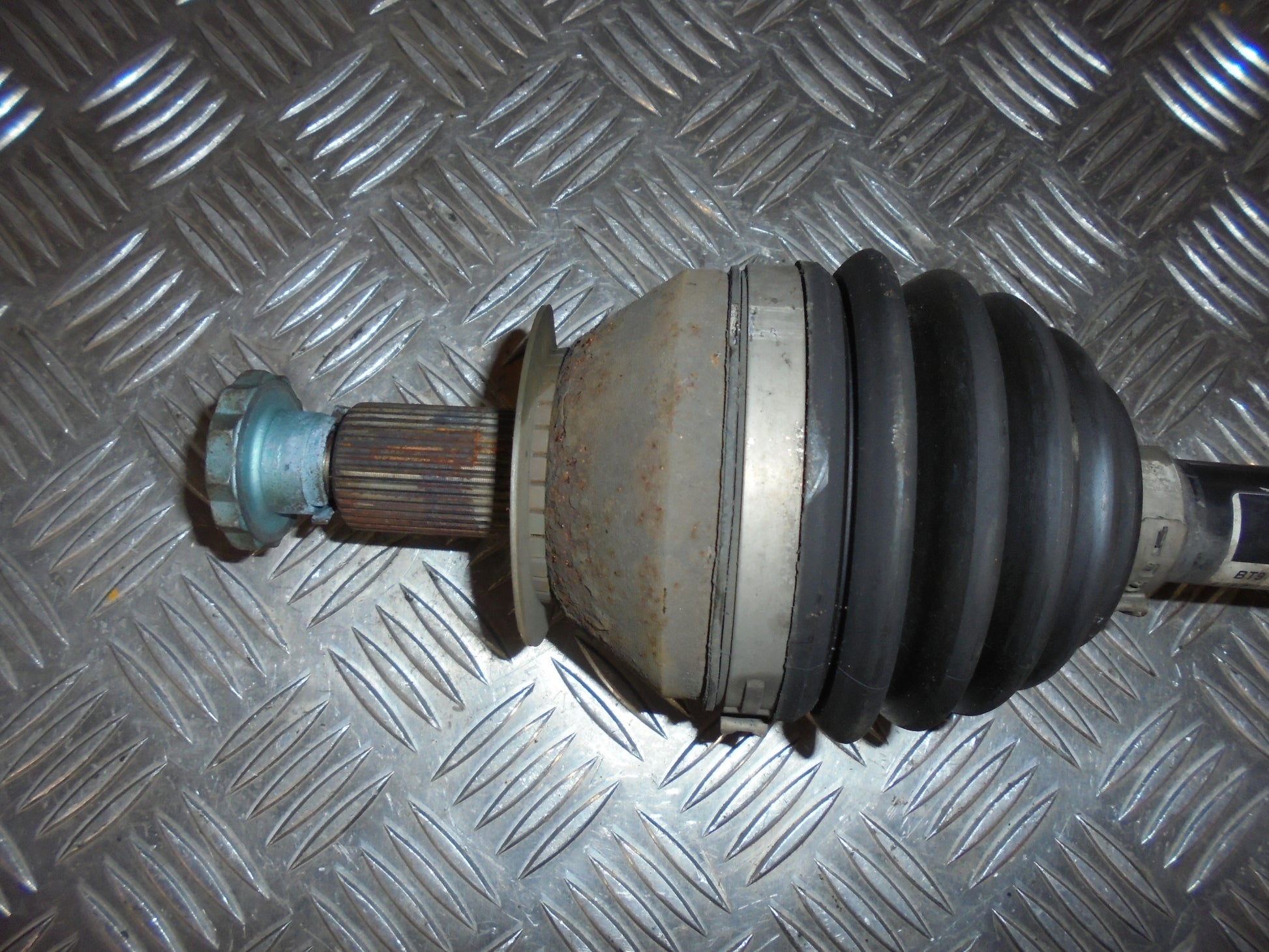 Seat Ibiza 6J Trækaksel For V Med OEM Nr. 6R0407761A Fra Seat Ophugger