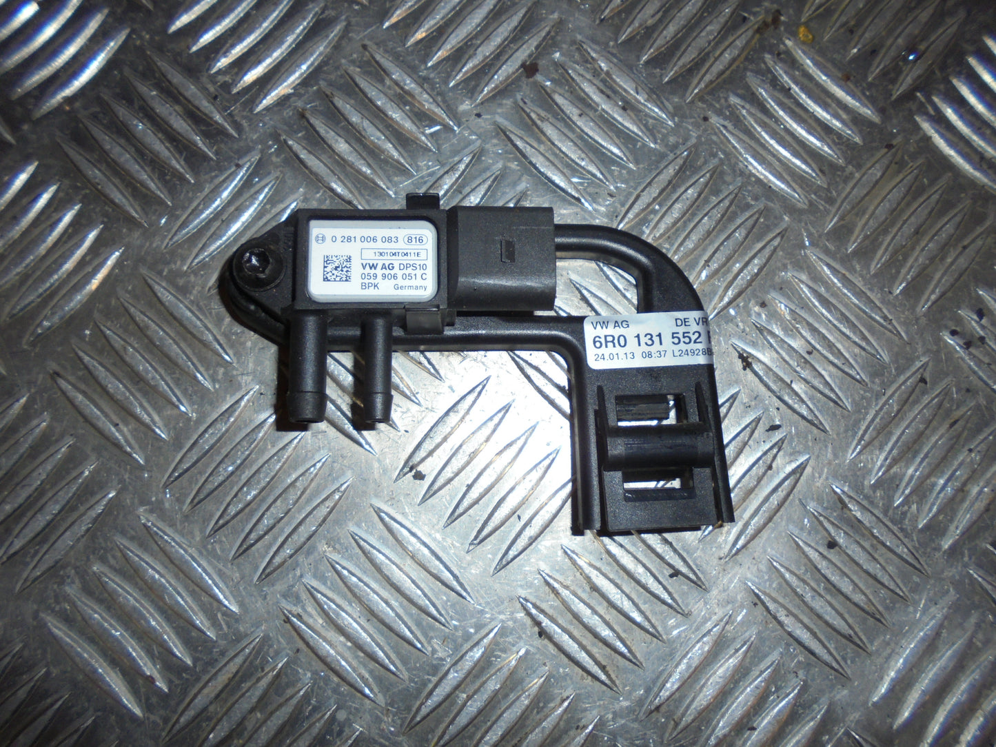 Seat Ibiza 6J Vacuum Ventil Med OEM Nr. 059906051C Fra Seat Ophugger