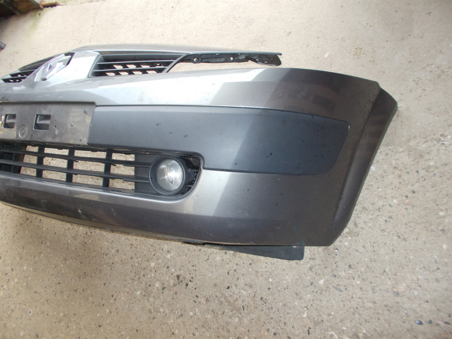 Renault Megane 2 Forkofanger Med OEM Nr. 620226236R Fra Renault Ophugger