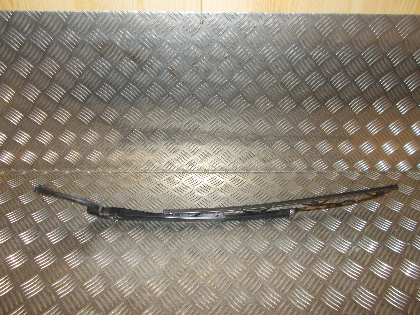 Audi A4 Viskerarm Med OEM Nr. 8E0955425A Fra Audi Ophugger