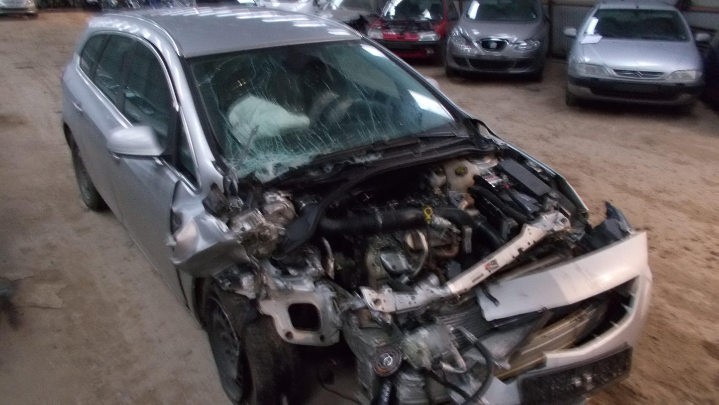 Opel Astra J Pluk-Selv-Bil Med OEM Nr. Ophugger Fra Opel Ophugger