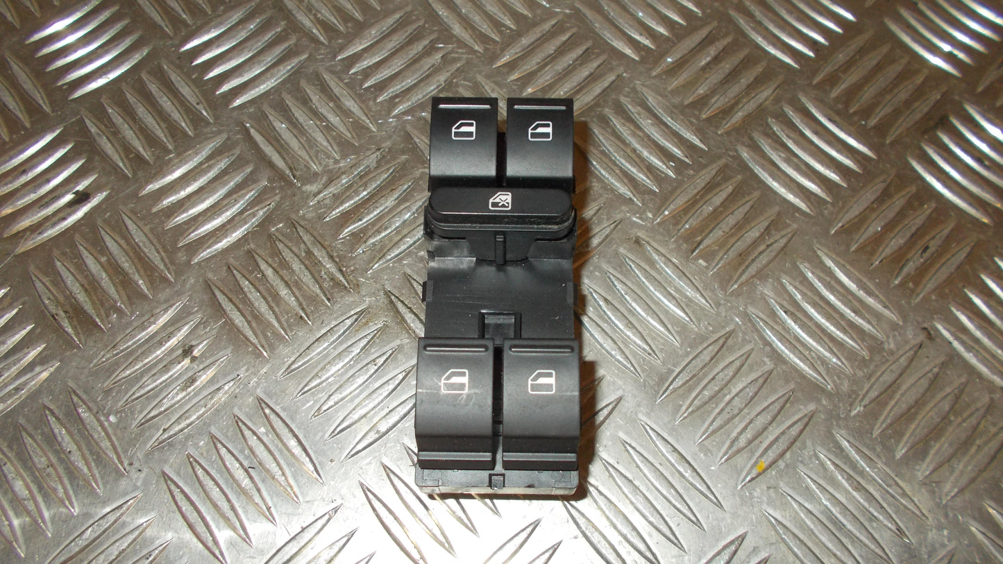 Seat Ibiza Kontakt Rudehejs Med OEM Nr. 1K4959857B Fra Seat Ophugger