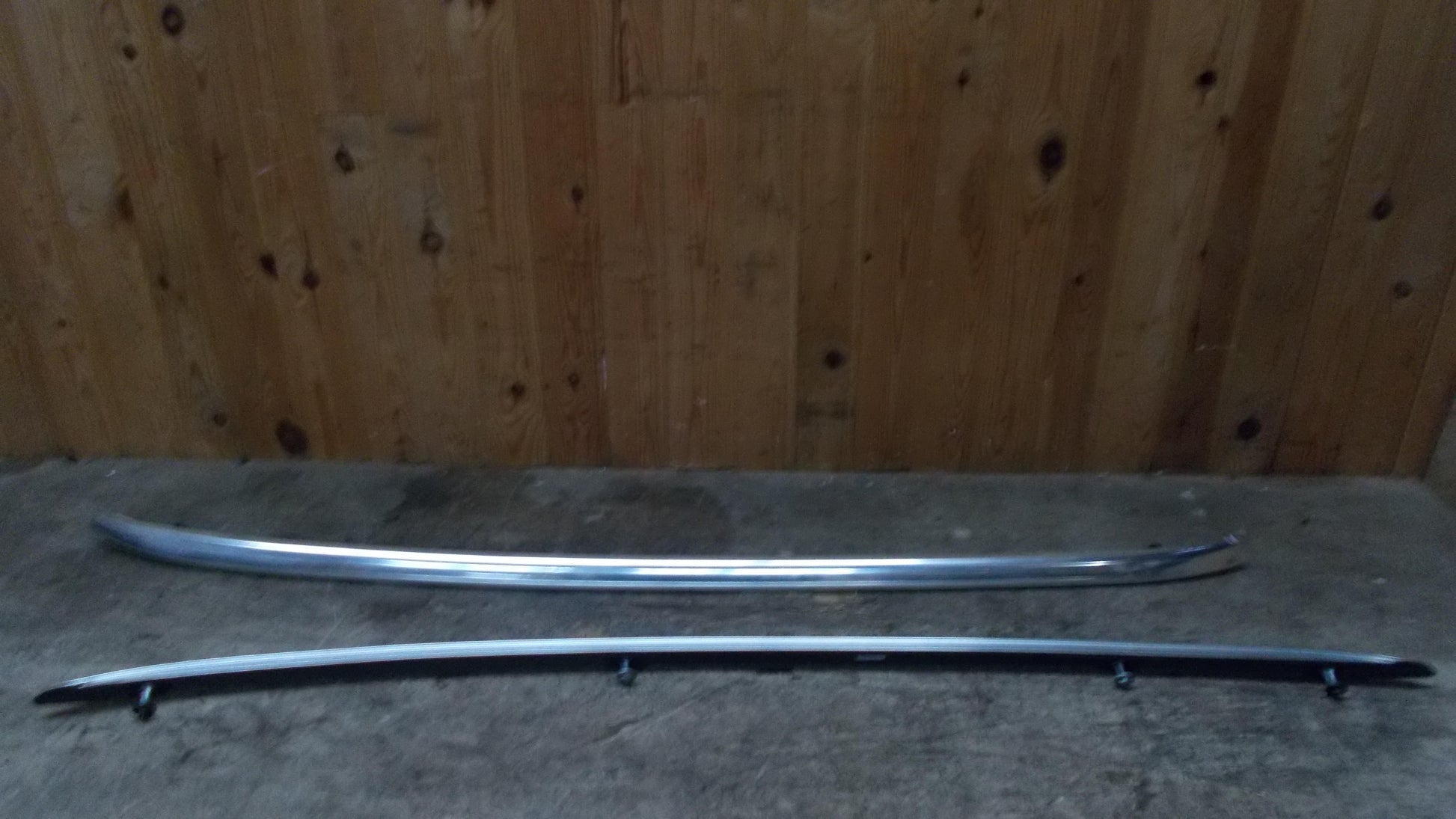 Seat Ibiza 6J Tagbøjle Med OEM Nr. 6J8860021F Fra Seat Ophugger