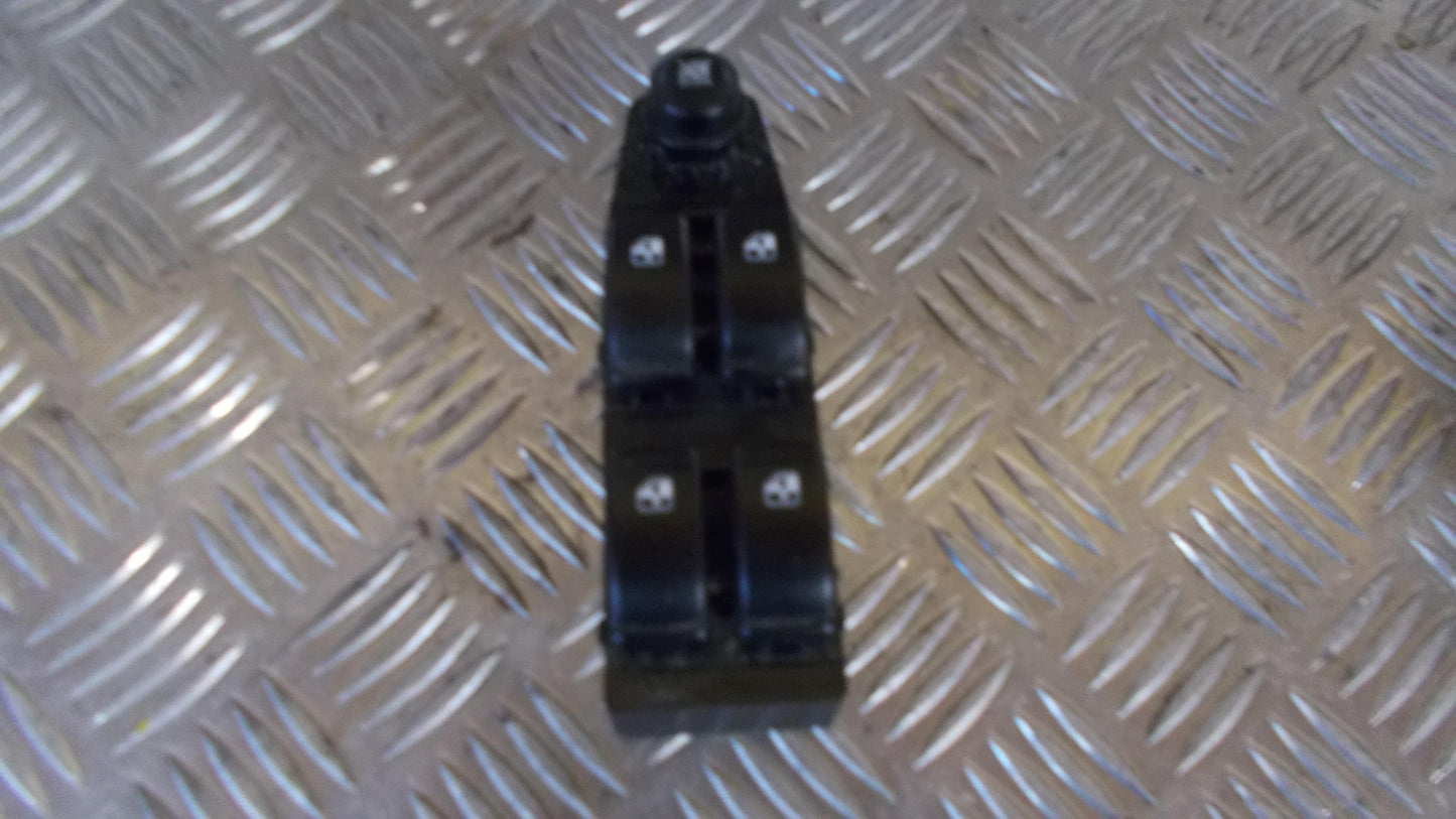 Chevrolet Aveo Kontakt Rudehejs Med OEM Nr. Ophugger Fra Chevrolet Ophugger