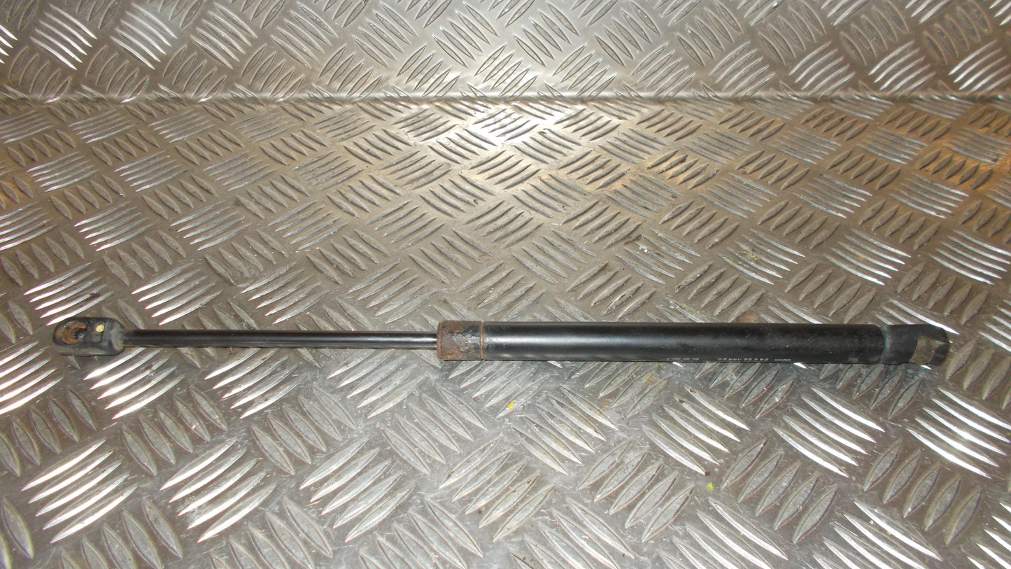 Chevrolet Aveo Bagklapsdæmper Med OEM Nr. Ophugger Fra Chevrolet Ophugger