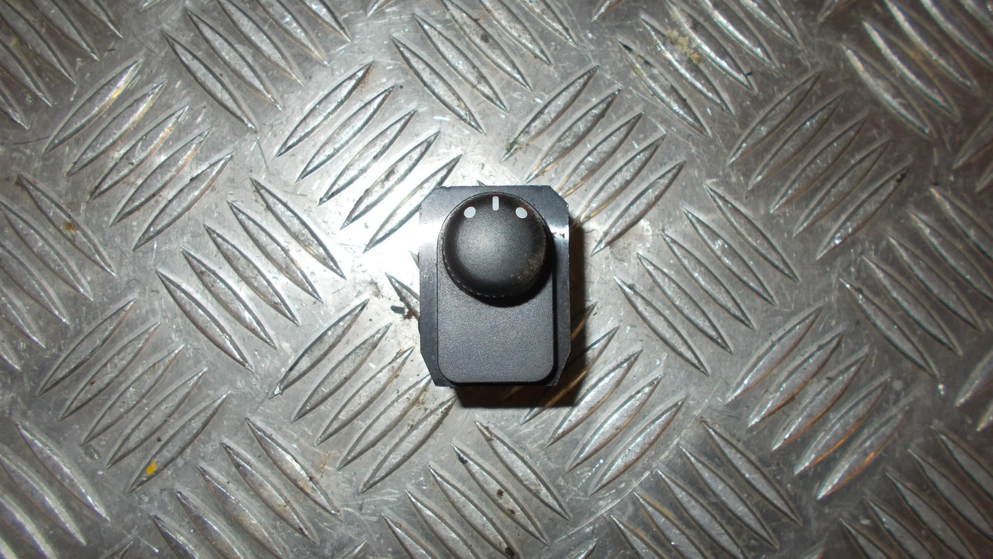 Suzuki Splash Kontakt Sidespejl Med OEM Nr. Ophugger Fra Suzuki Ophugger