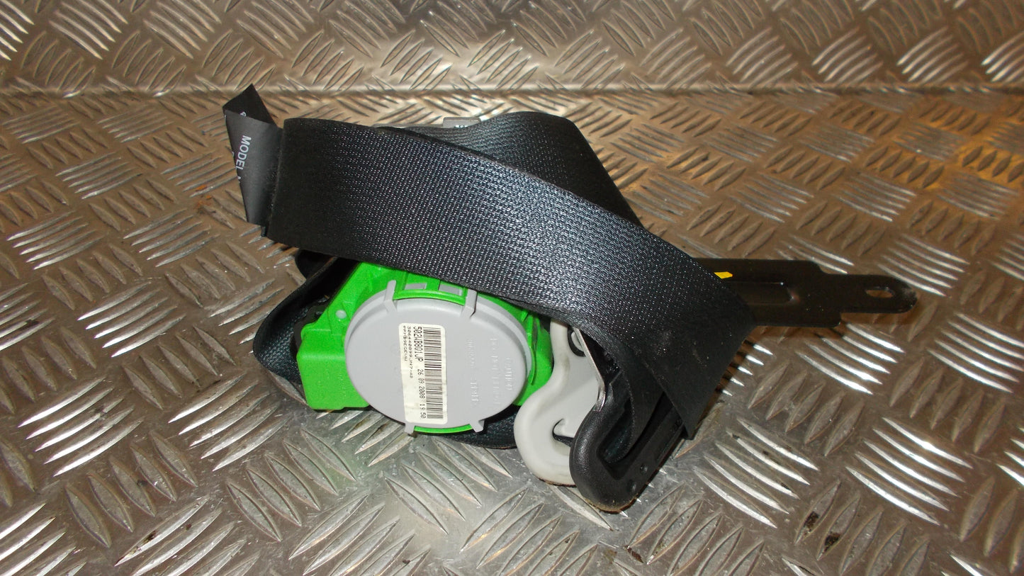 Suzuki Splash Sikkerhedsseler For Med OEM Nr. 8492051K00 Fra Suzuki Ophugger