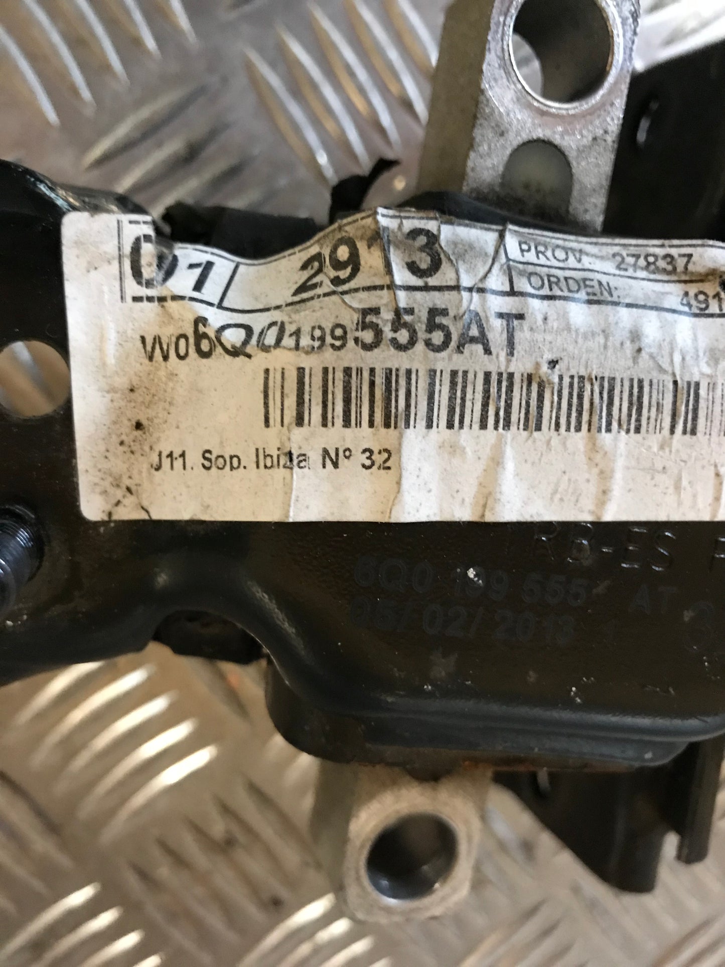 VW Golf 5 1K Motorophæng V Med OEM Nr. 6Q0199555AT Fra VW Ophugger