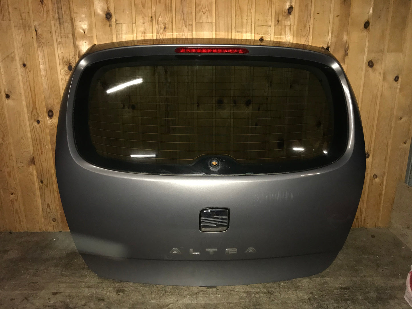 Seat Altea Bagklap Med OEM Nr. 5P0827024 Fra Seat Ophugger