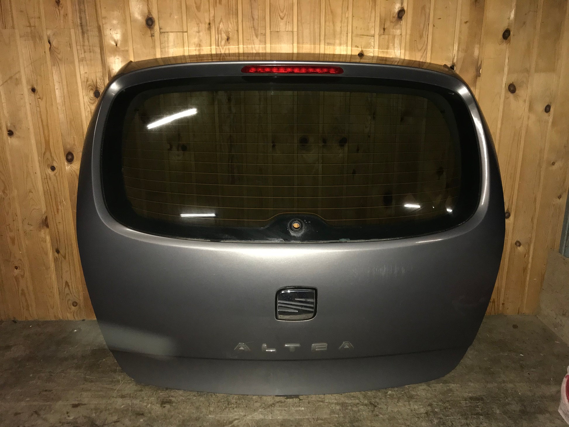 Seat Altea Bagklap Med OEM Nr. 5P0827024 Fra Seat Ophugger