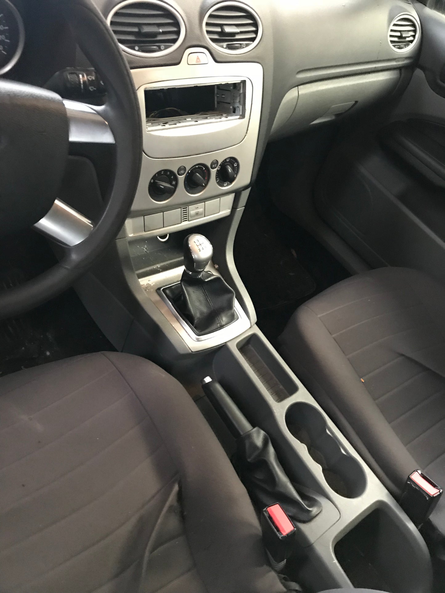 Ford Focus Pluk-Selv-Bil Med OEM Nr. Ophugger Fra Ford Ophugger