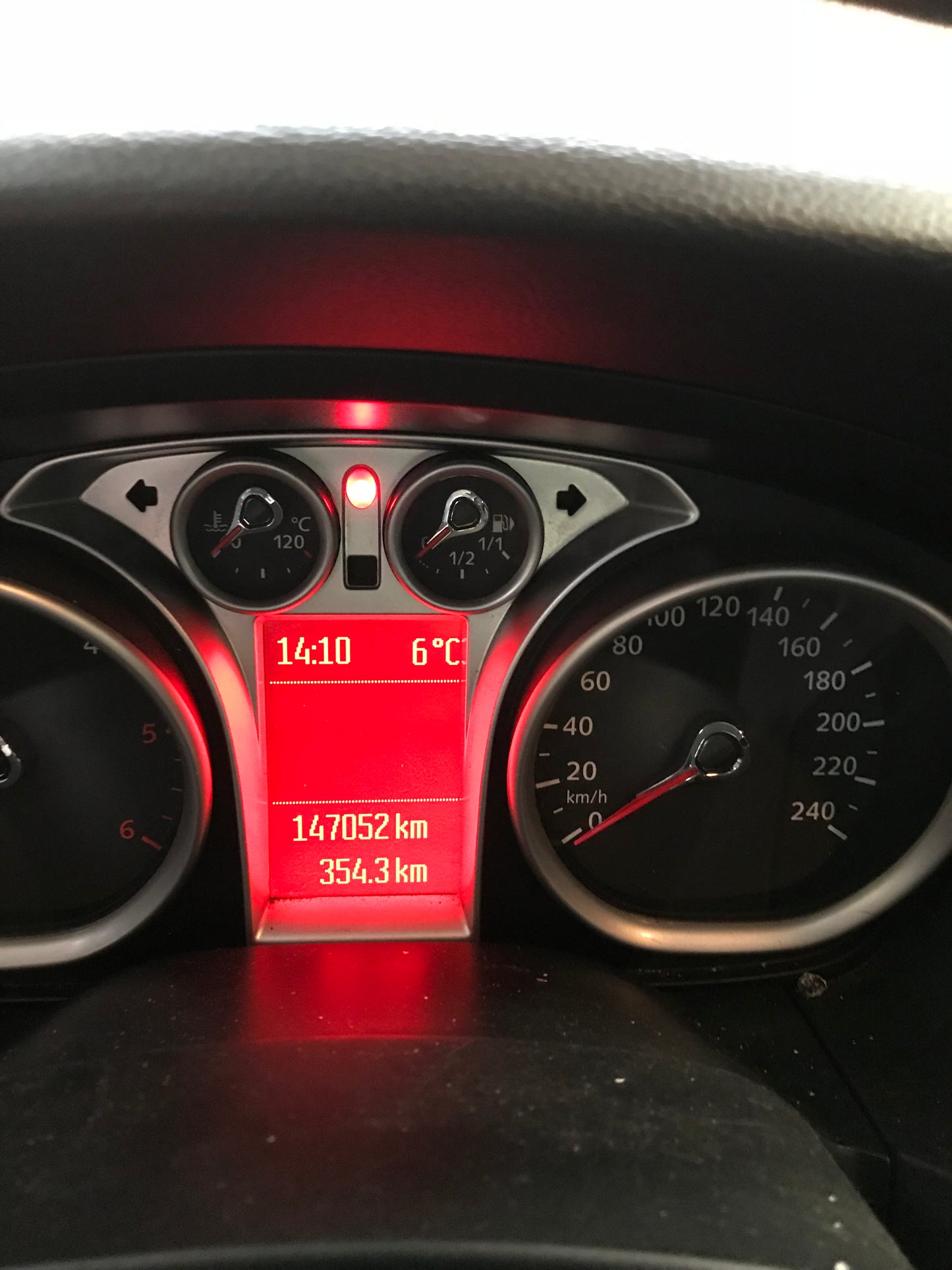 Ford Focus Pluk-Selv-Bil Med OEM Nr. Ophugger Fra Ford Ophugger