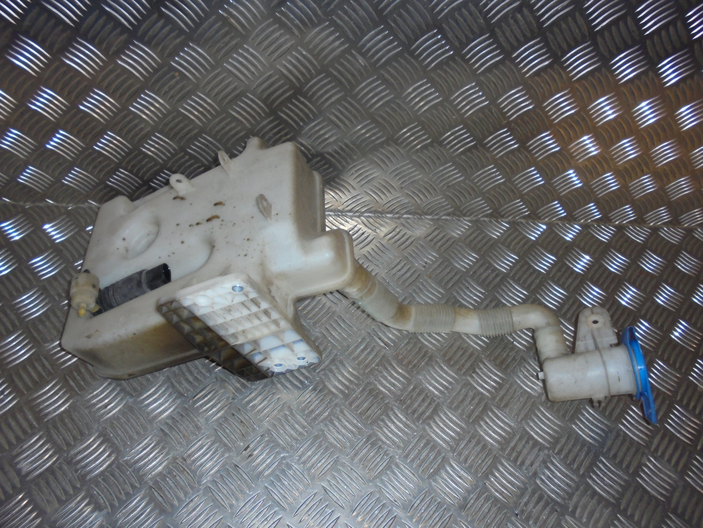 Seat Altea Sprinkler M/Motor Med OEM Nr. Ophugger Fra Seat Ophugger