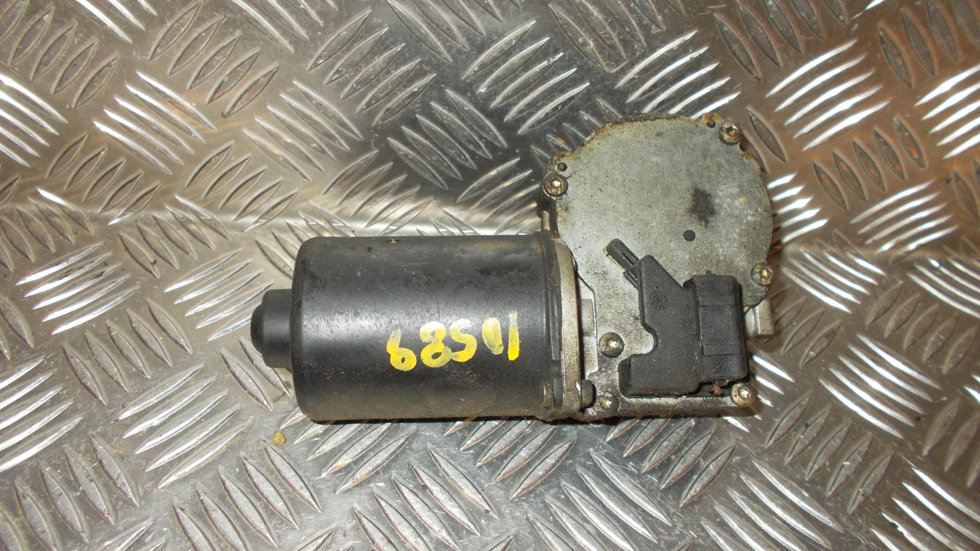 Ford Transit Forhj Viskermotor Med OEM Nr. Ophugger Fra Ford Ophugger