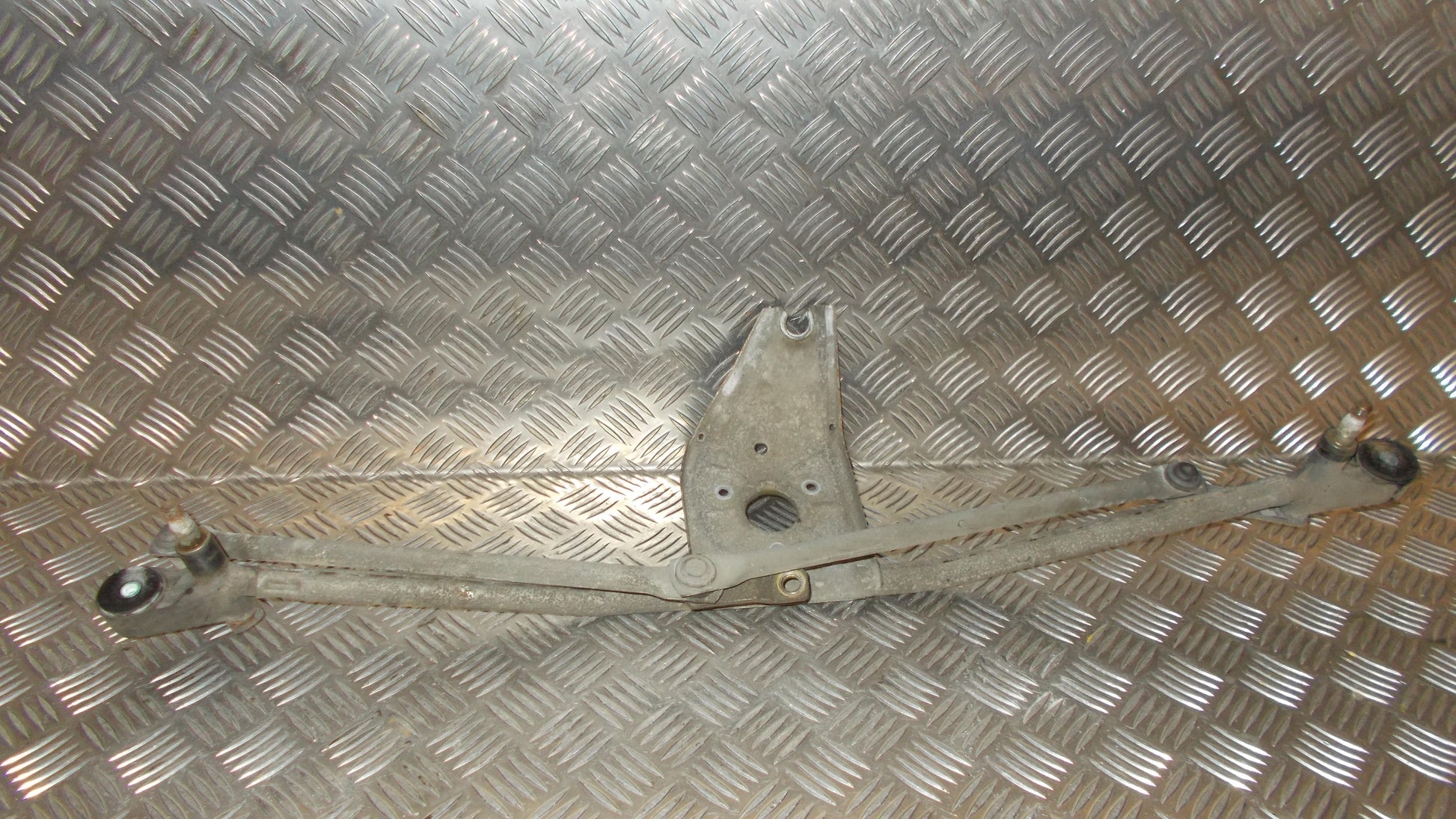 Ford Transit Forhj Viskertræk Med OEM Nr. Ophugger Fra Ford Ophugger