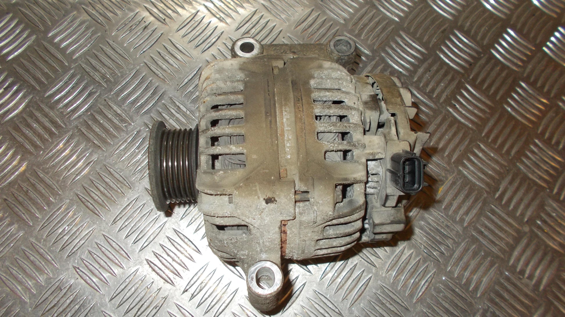 Ford Transit Forhj Generator Med OEM Nr. 0124415030 Fra Ford Ophugger