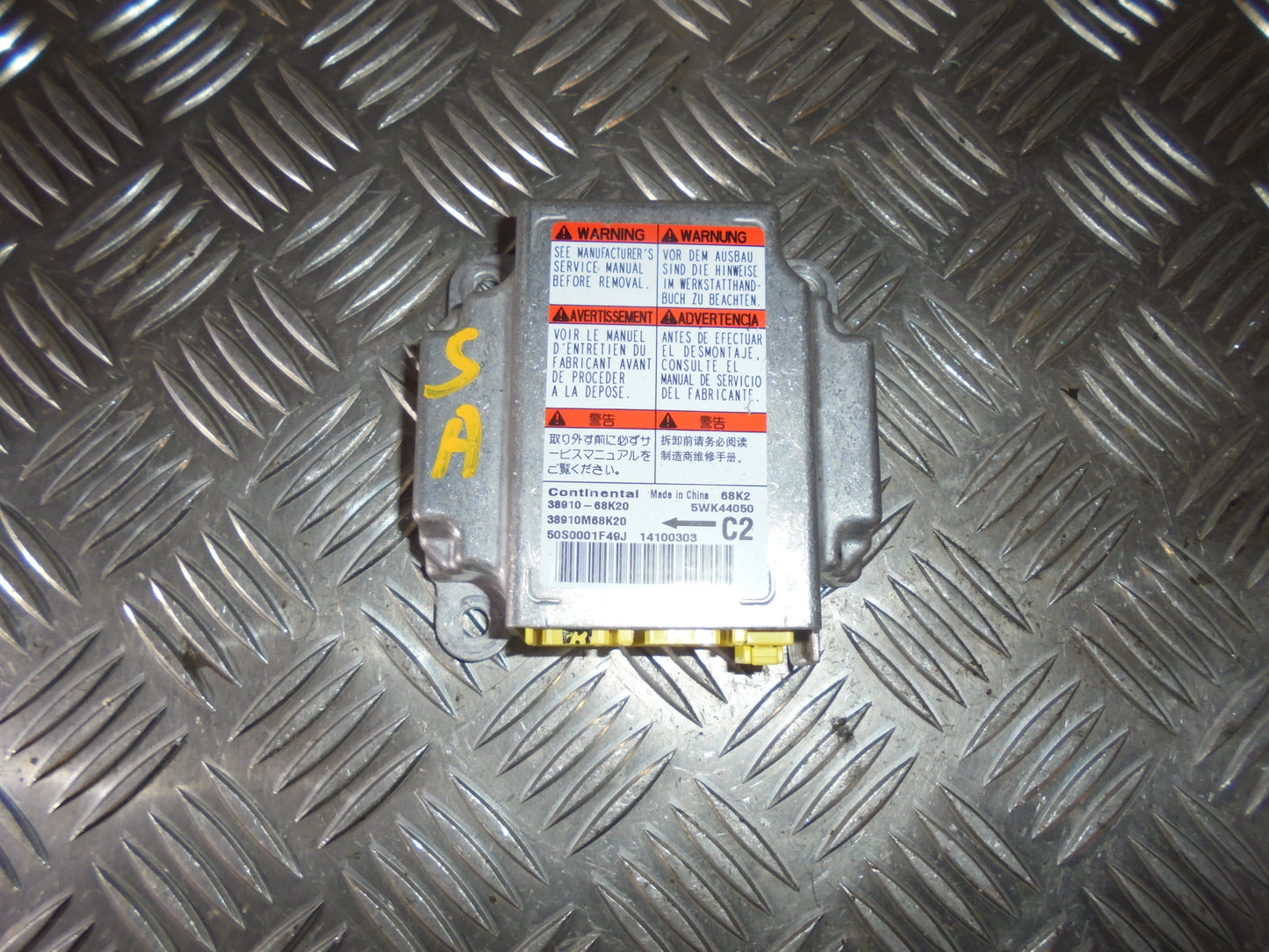 Suzuki Alto Airbag Elboks Med OEM Nr. 3891068K20 Fra Suzuki Ophugger