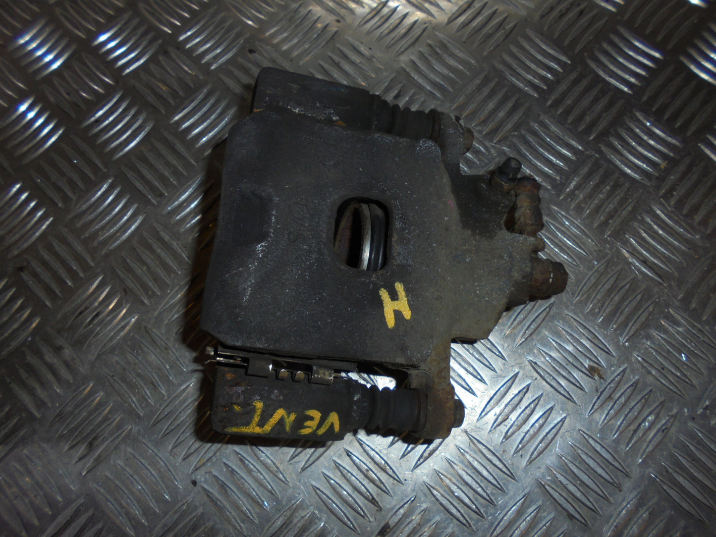 Suzuki Alto Bremsekaliber Hf Med OEM Nr. 55101M68KA0 Fra Suzuki Ophugger