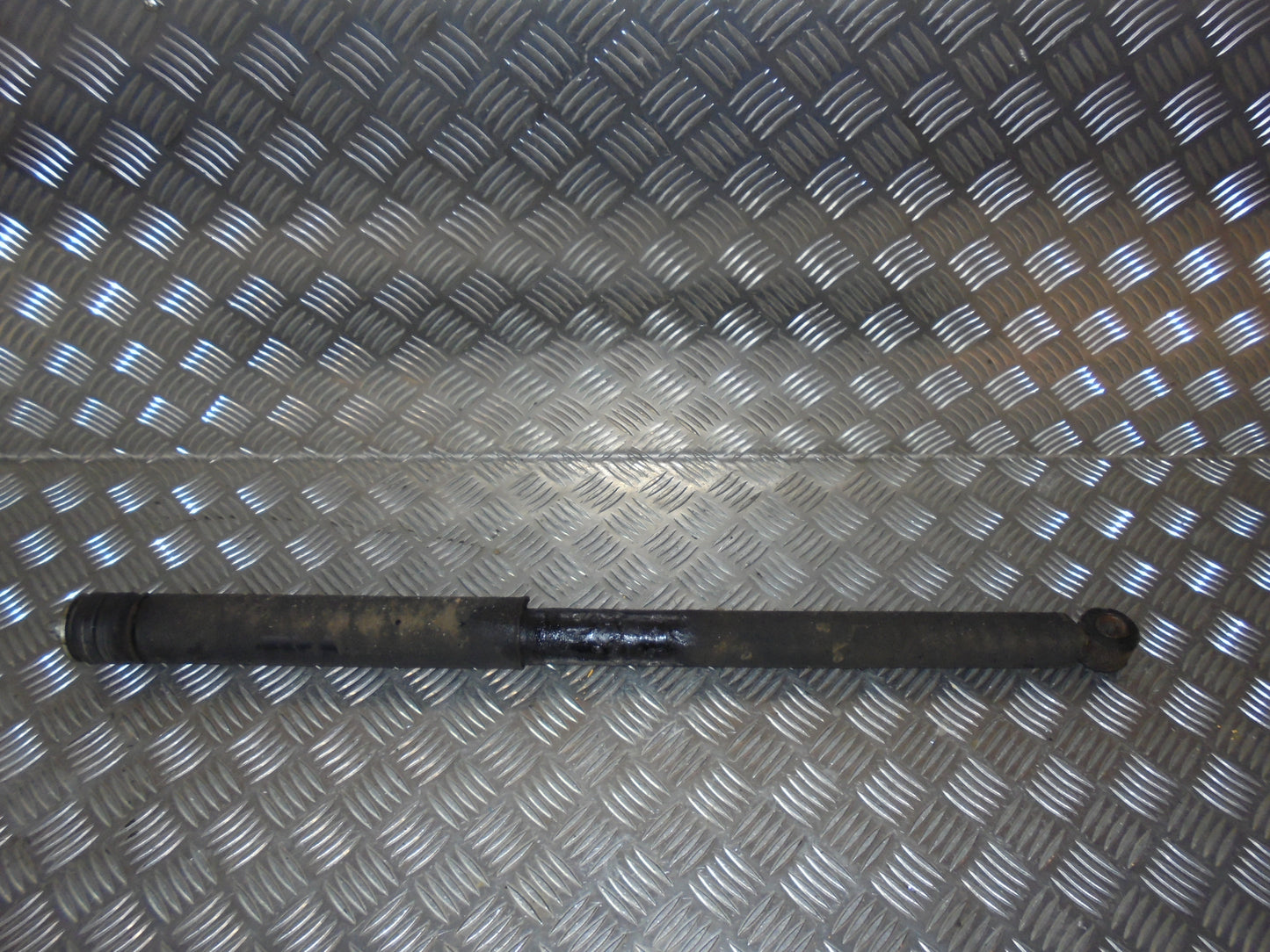 Suzuki Sx4 Støddæmper Bag Med OEM Nr. Ophugger Fra Suzuki Ophugger